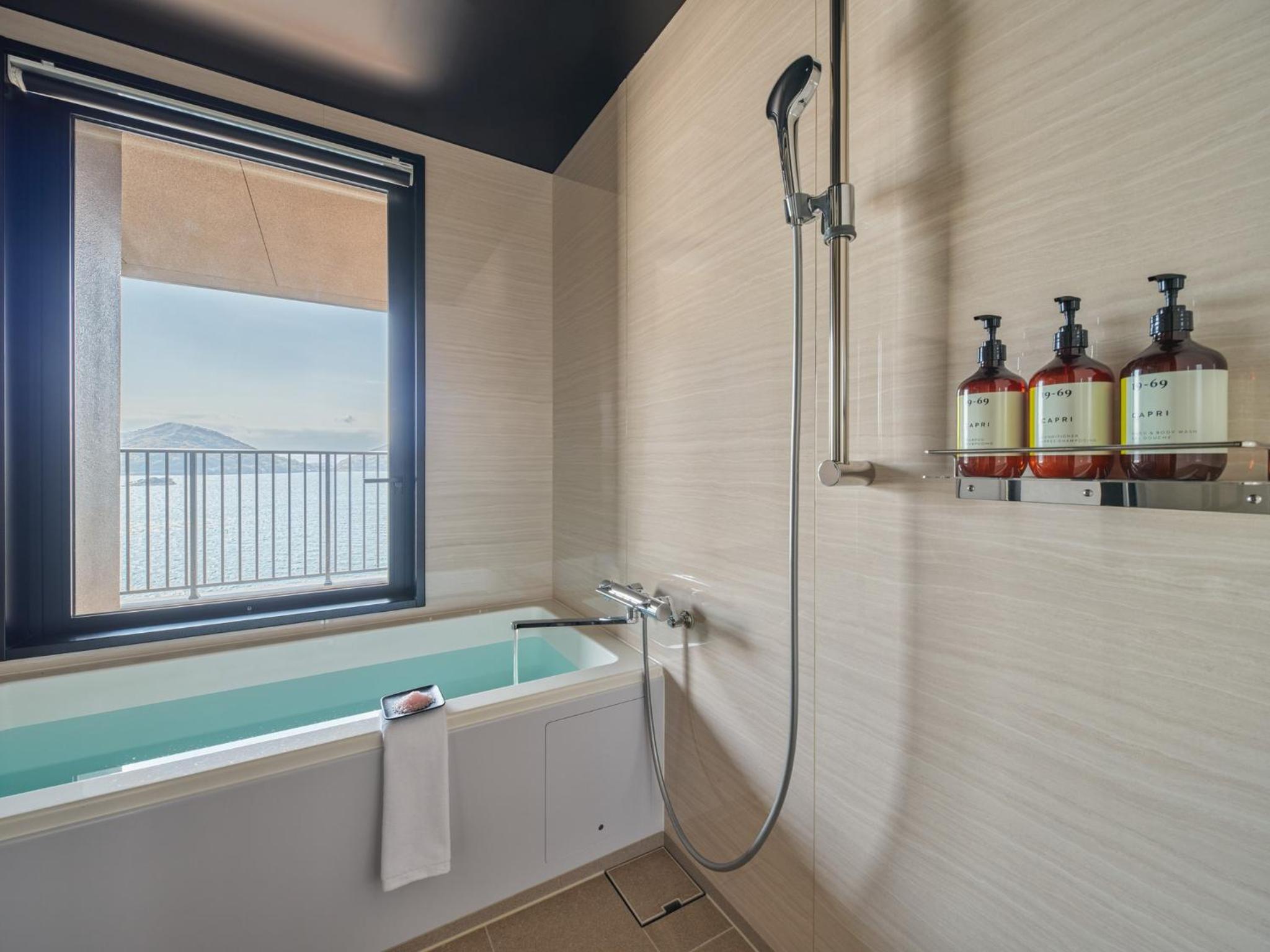 Bunk Bed Room with Terrace and Ocean View - West Wing photo 1