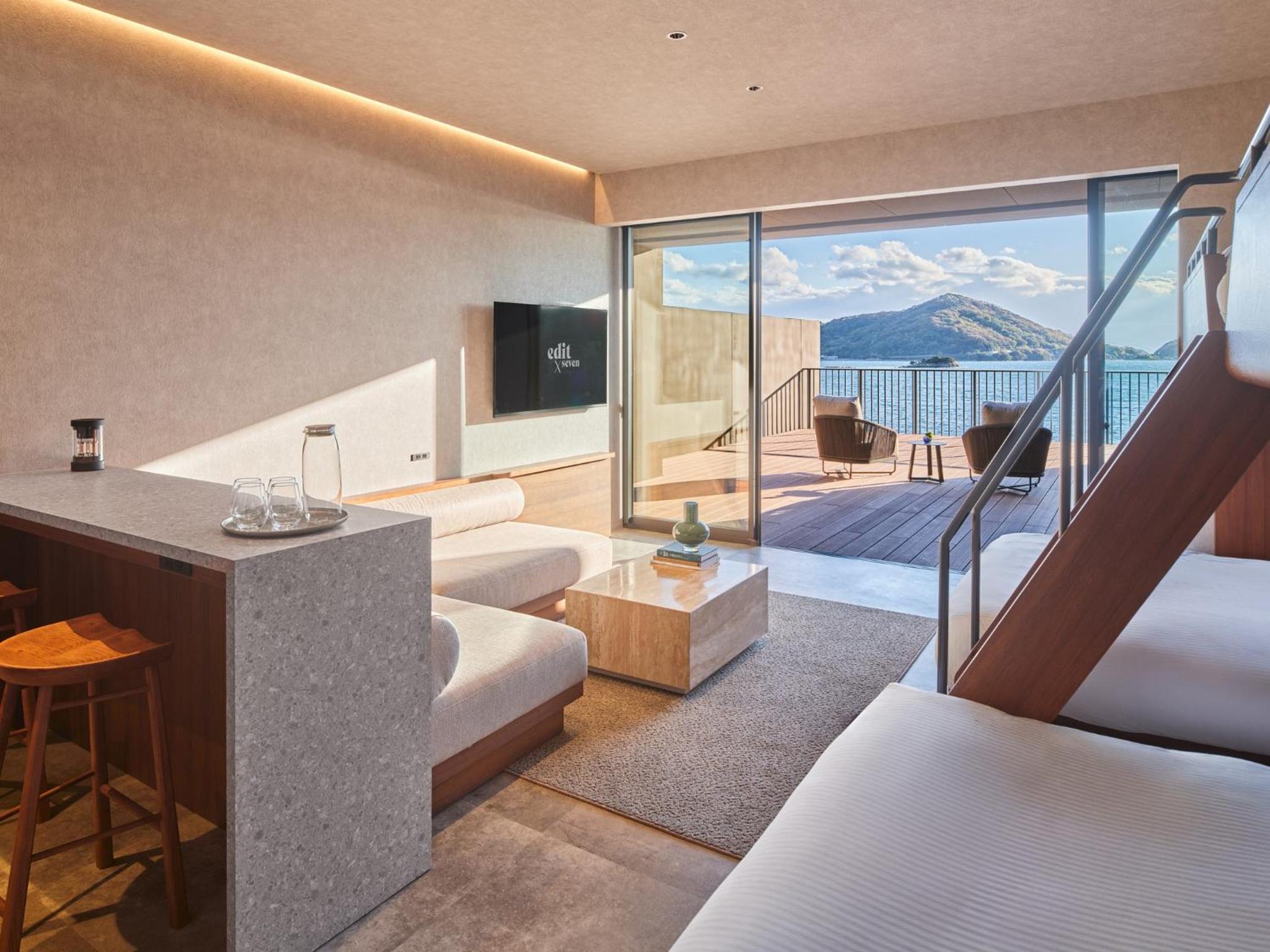 Bunk Bed Room with Terrace and Ocean View - West Wing photo 3
