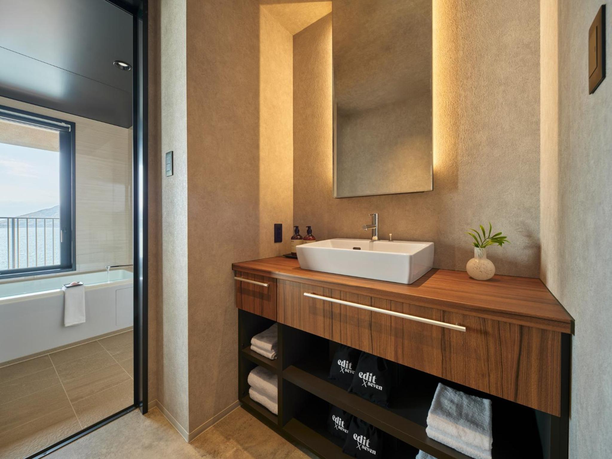 Twin Room with Terrace and Ocean View - West Wing photo 1