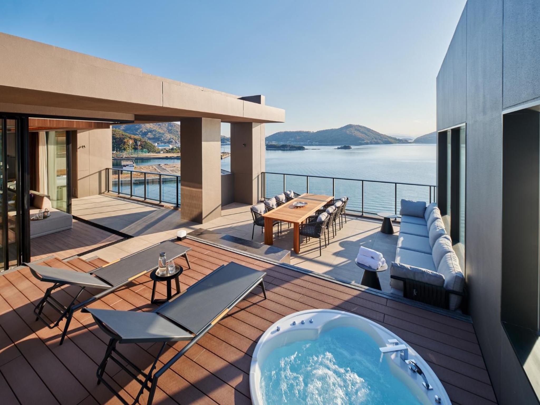 Penthouse with Ocean View - West Wing photo 1