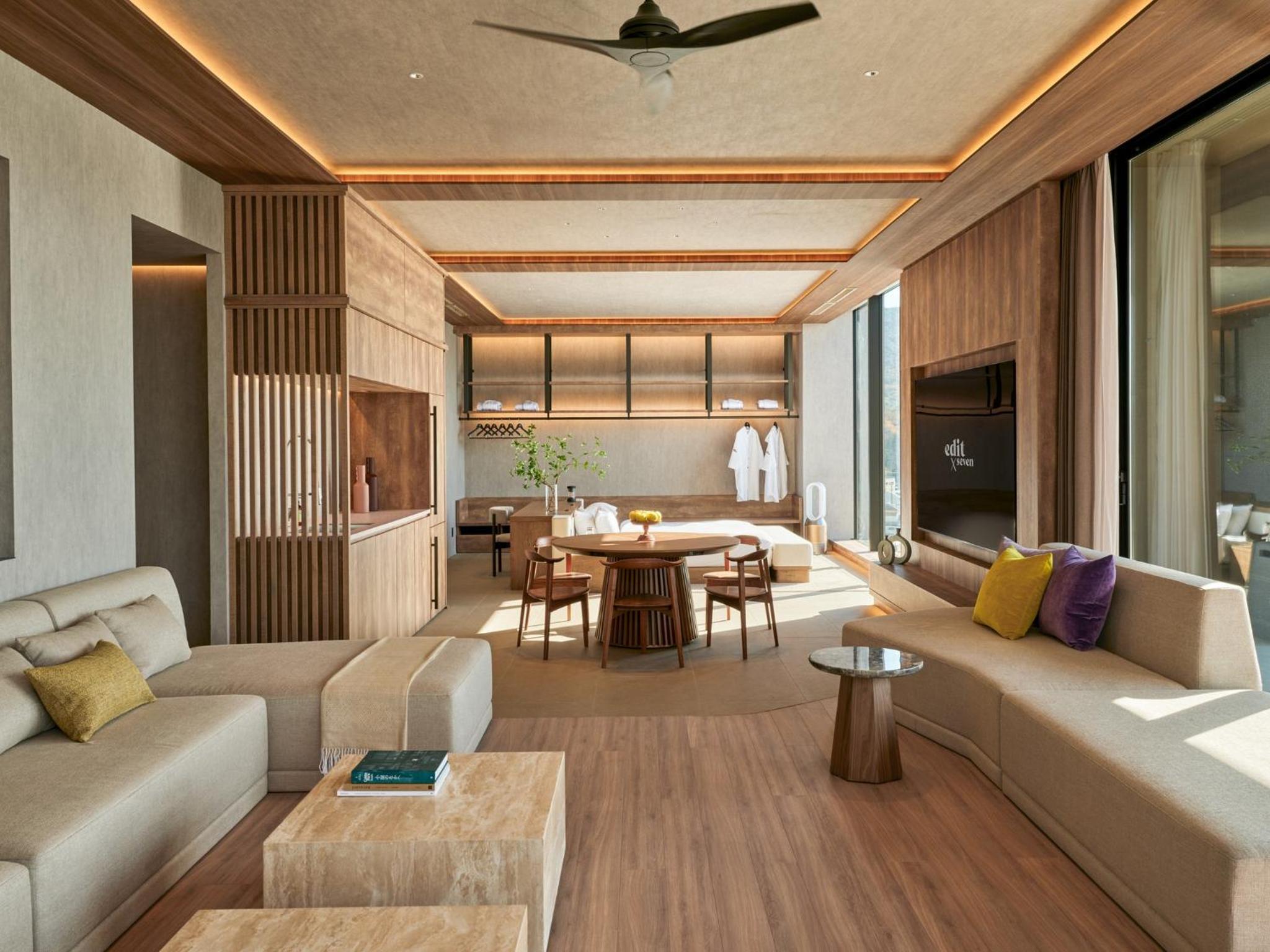 Penthouse with Ocean View - West Wing photo 2
