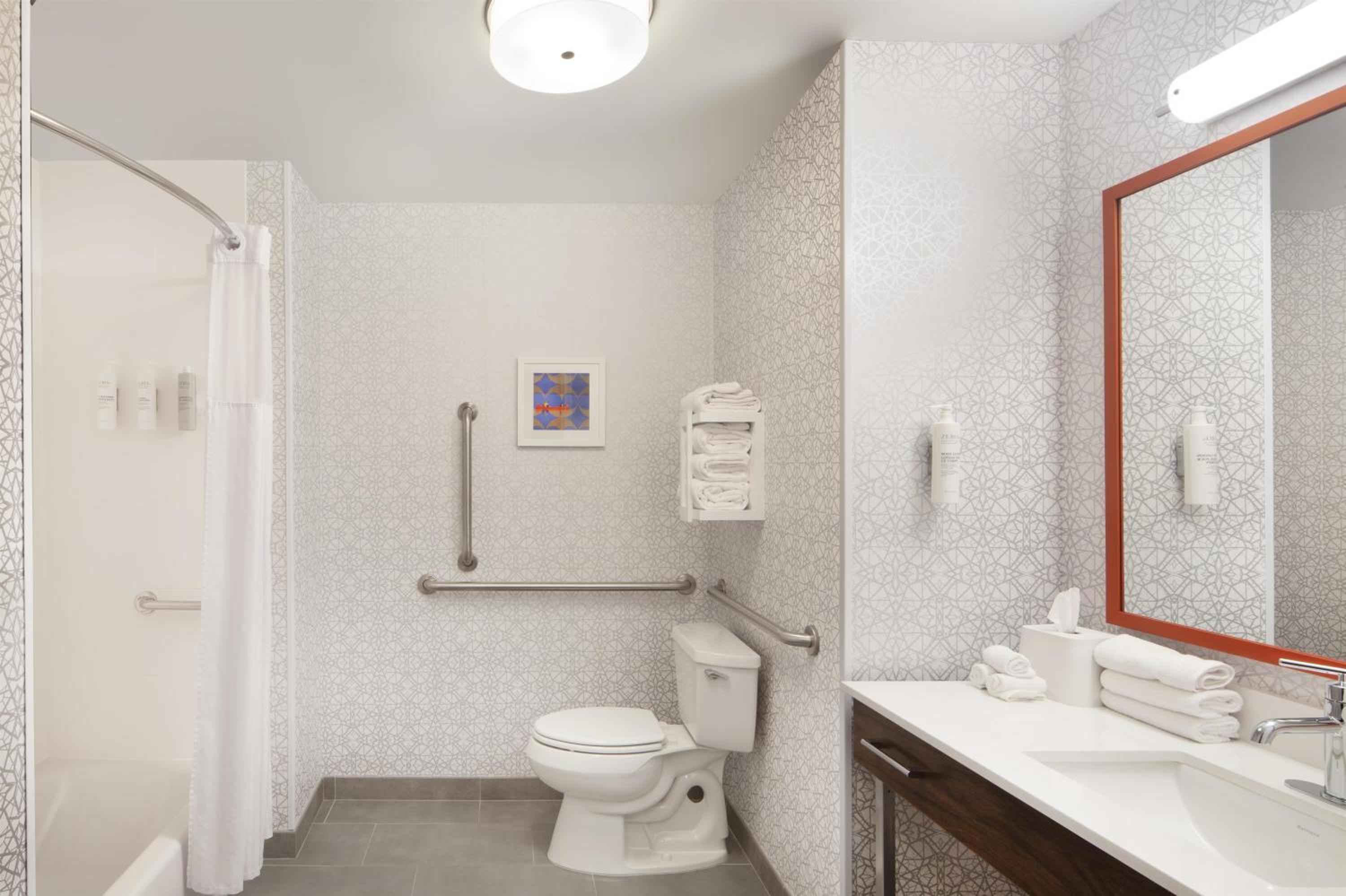 Queen Room with Two Queen Beds - Mobility and Hearing Access/Non-Smoking - Photo 1