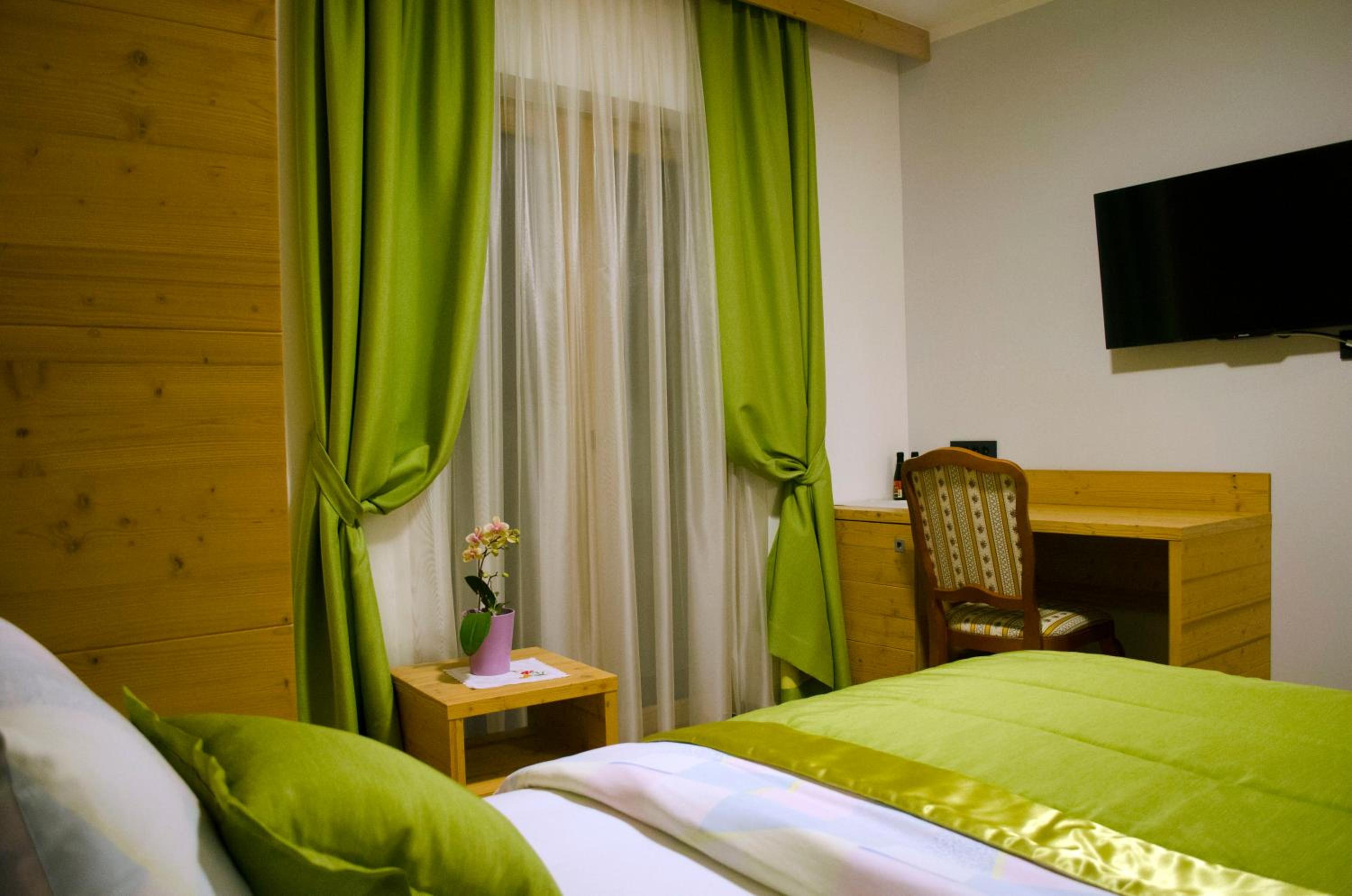 Superior Twin Room - Photo 1