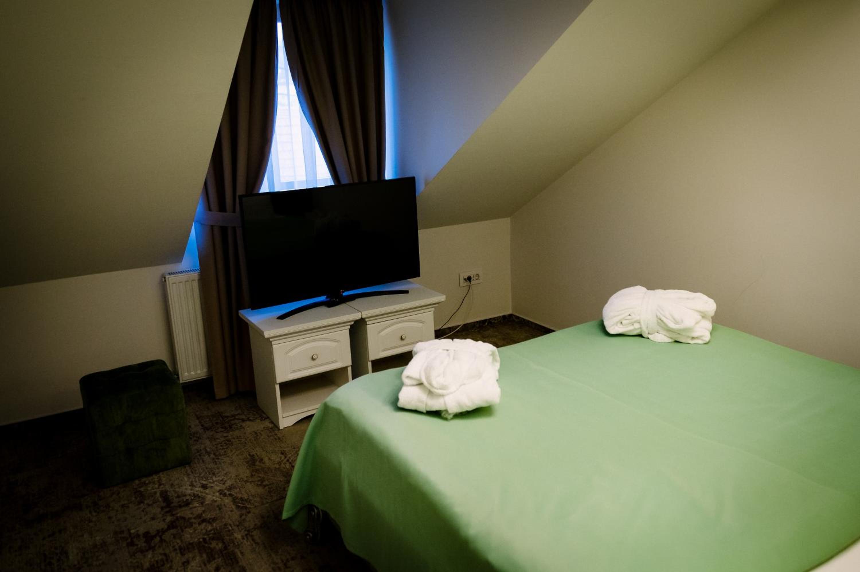 One-Bedroom Suite photo 2