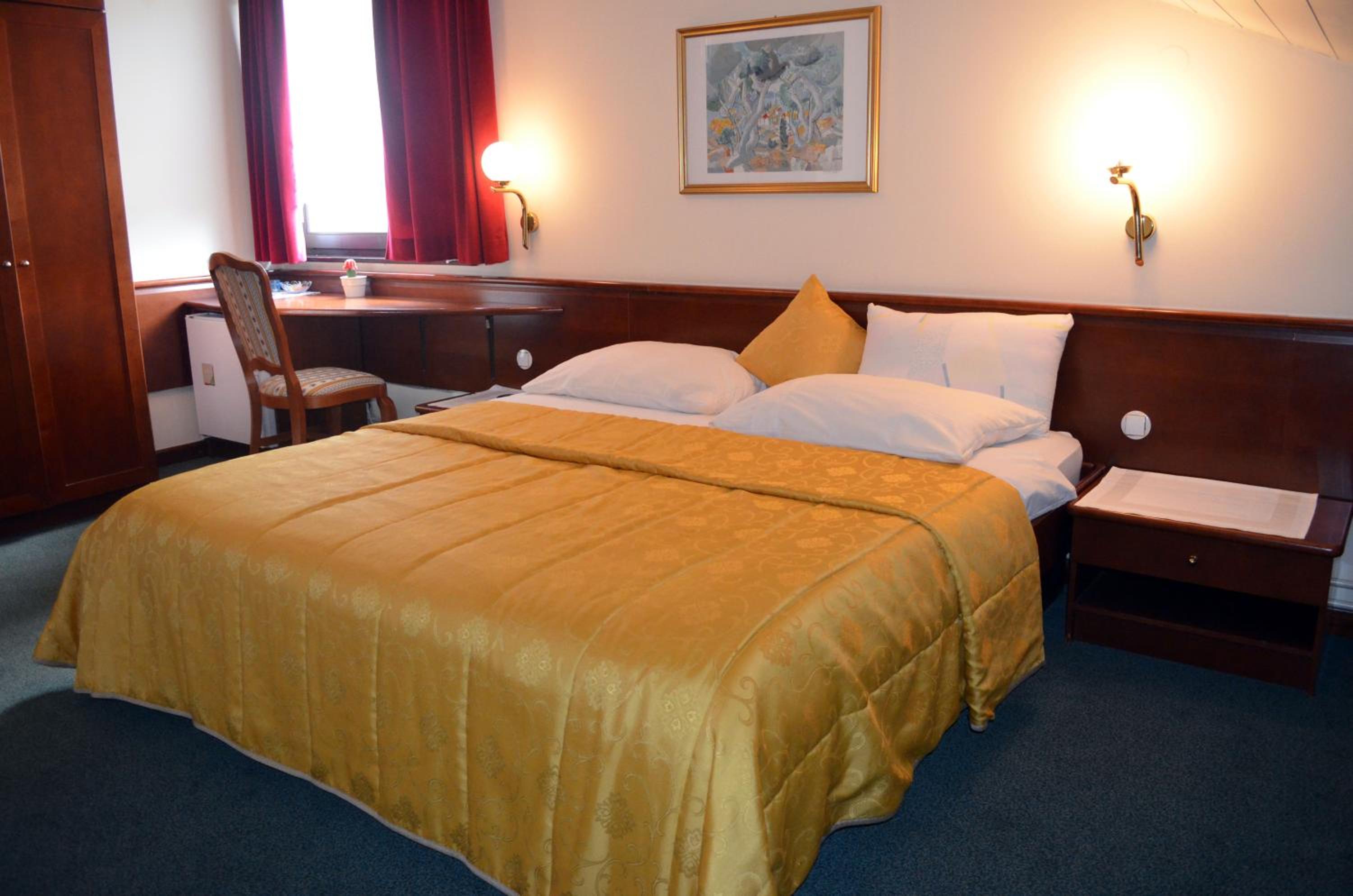 Standard Double Room - Photo 2