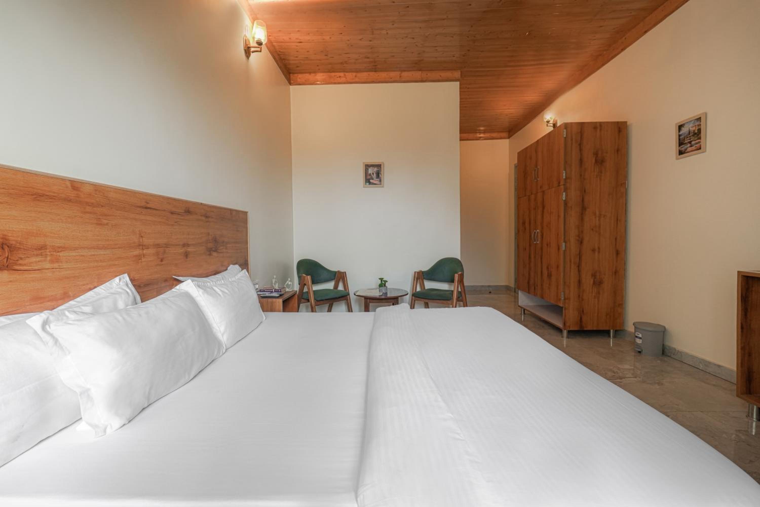 Superior King Room