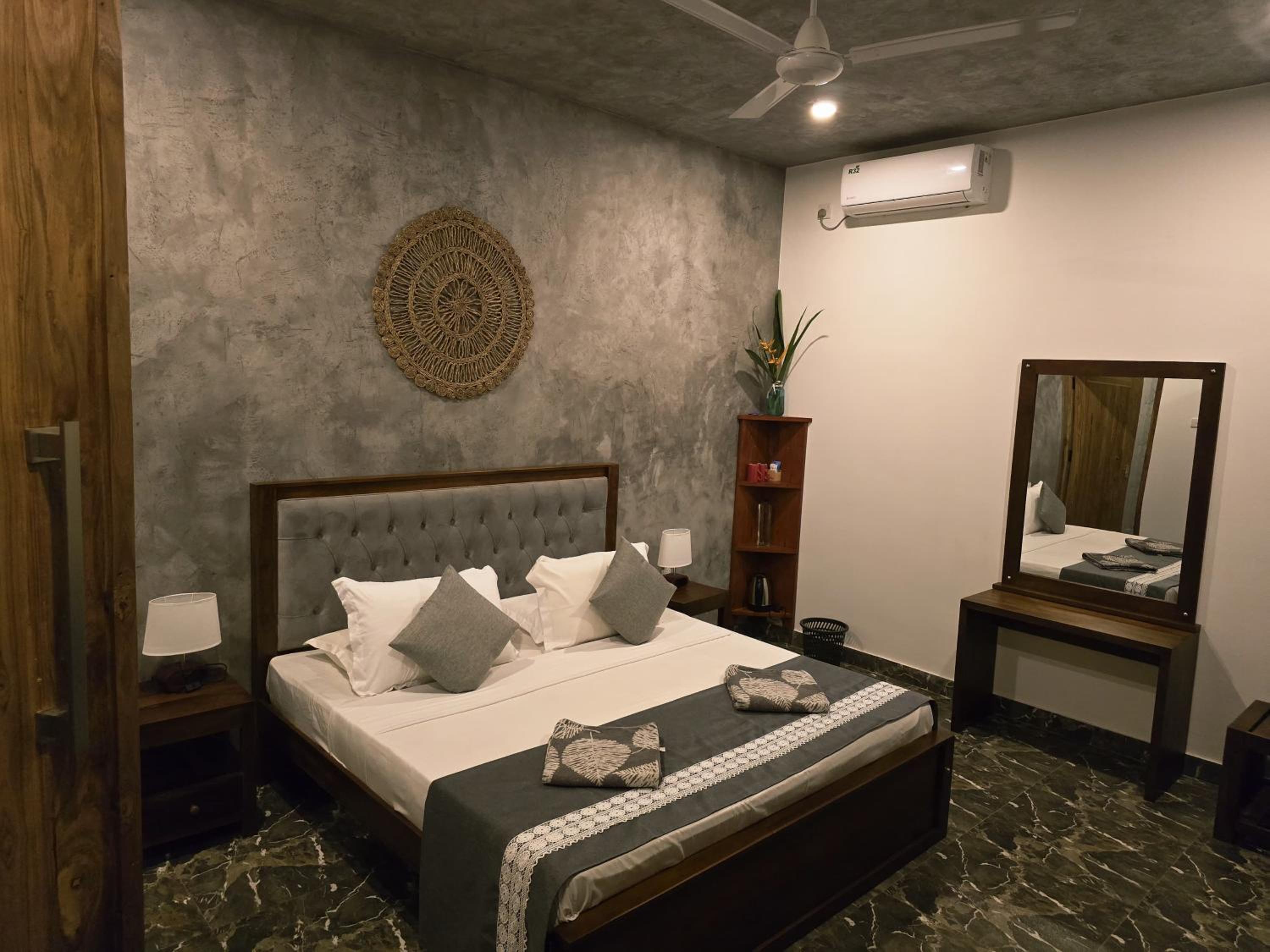 Deluxe Double Room with Balcony photo 1