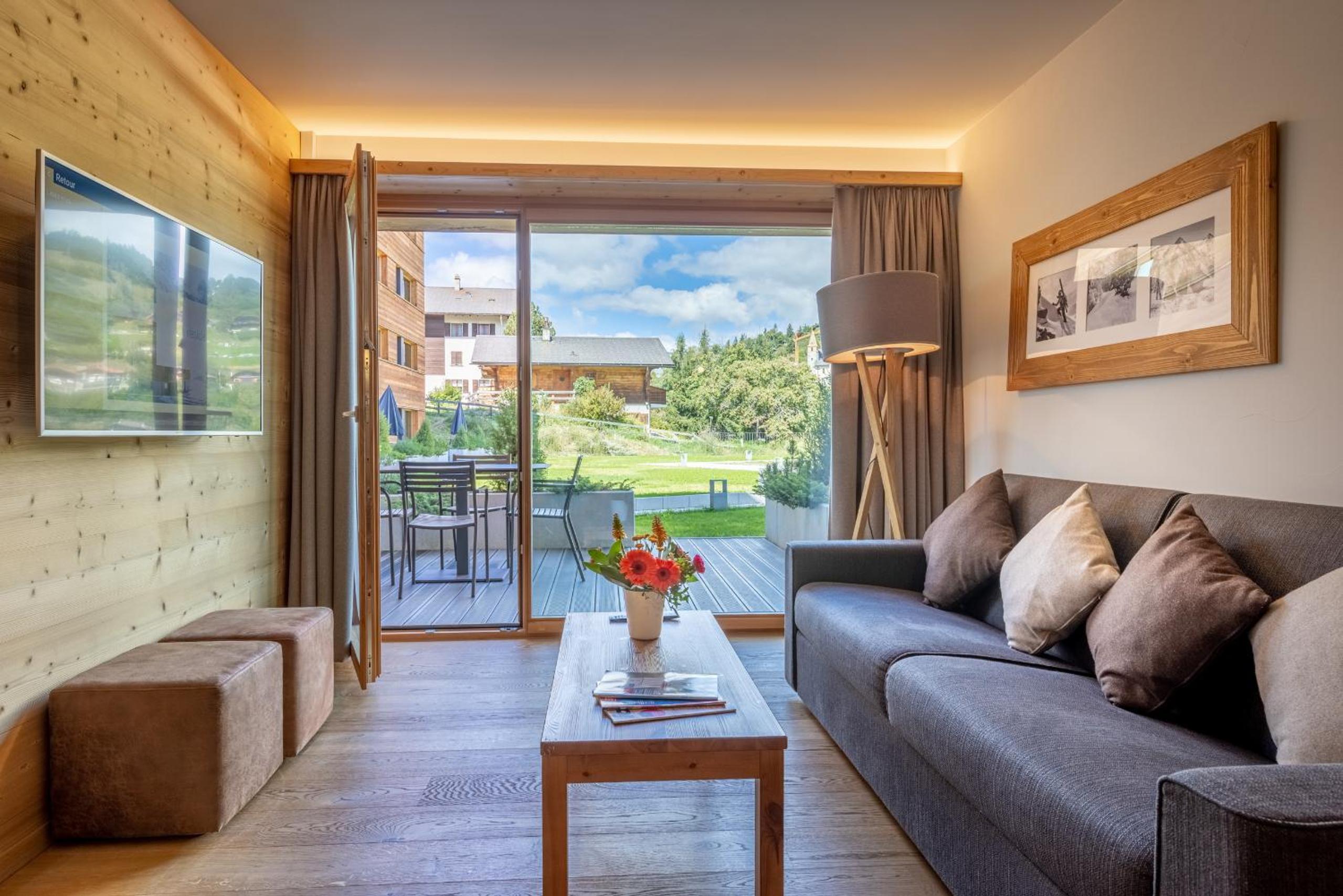 One-Bedroom Apartment with Terrace or Balcony (4 People)
