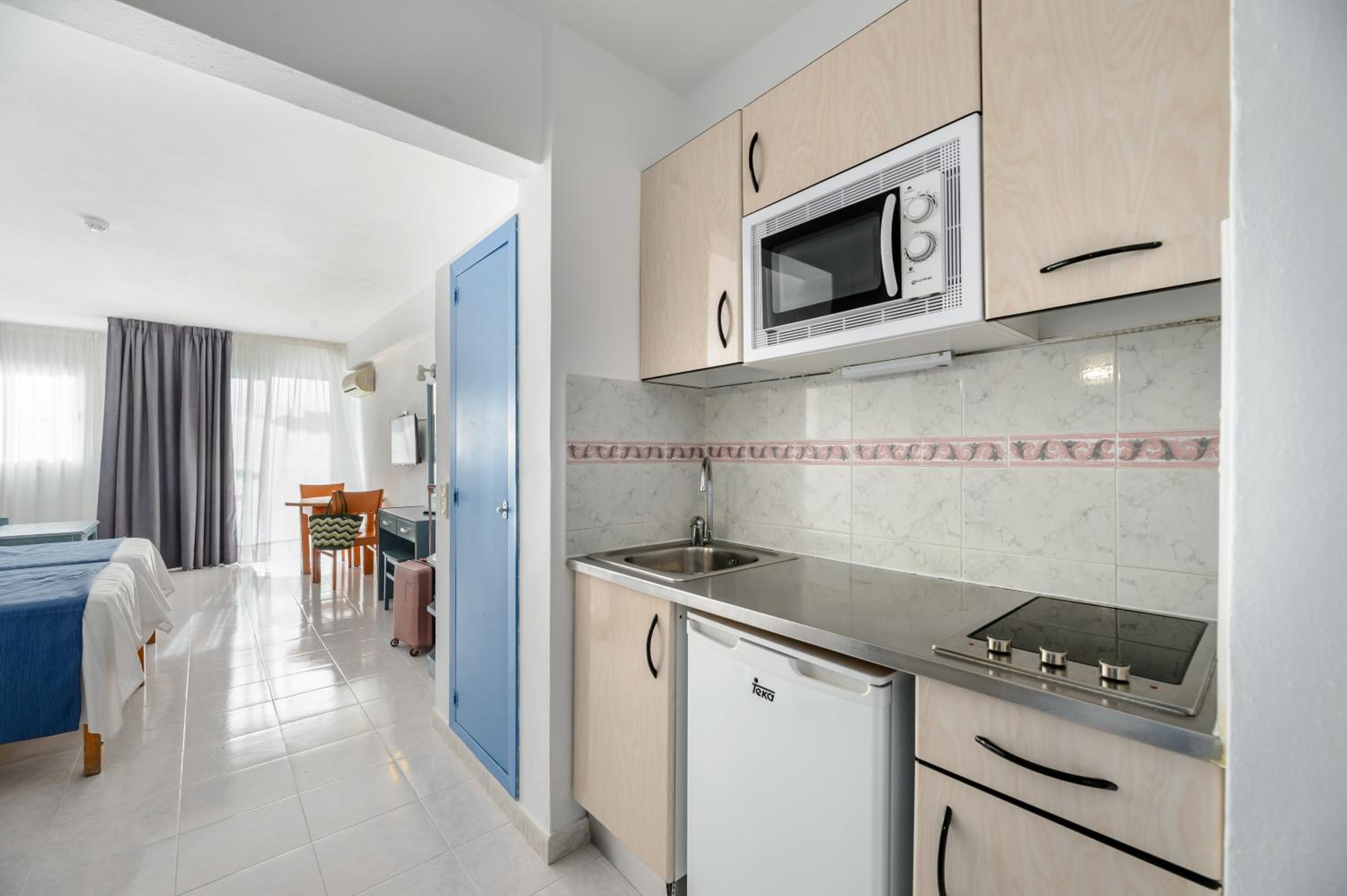 Studio with Sea View - Photo 7