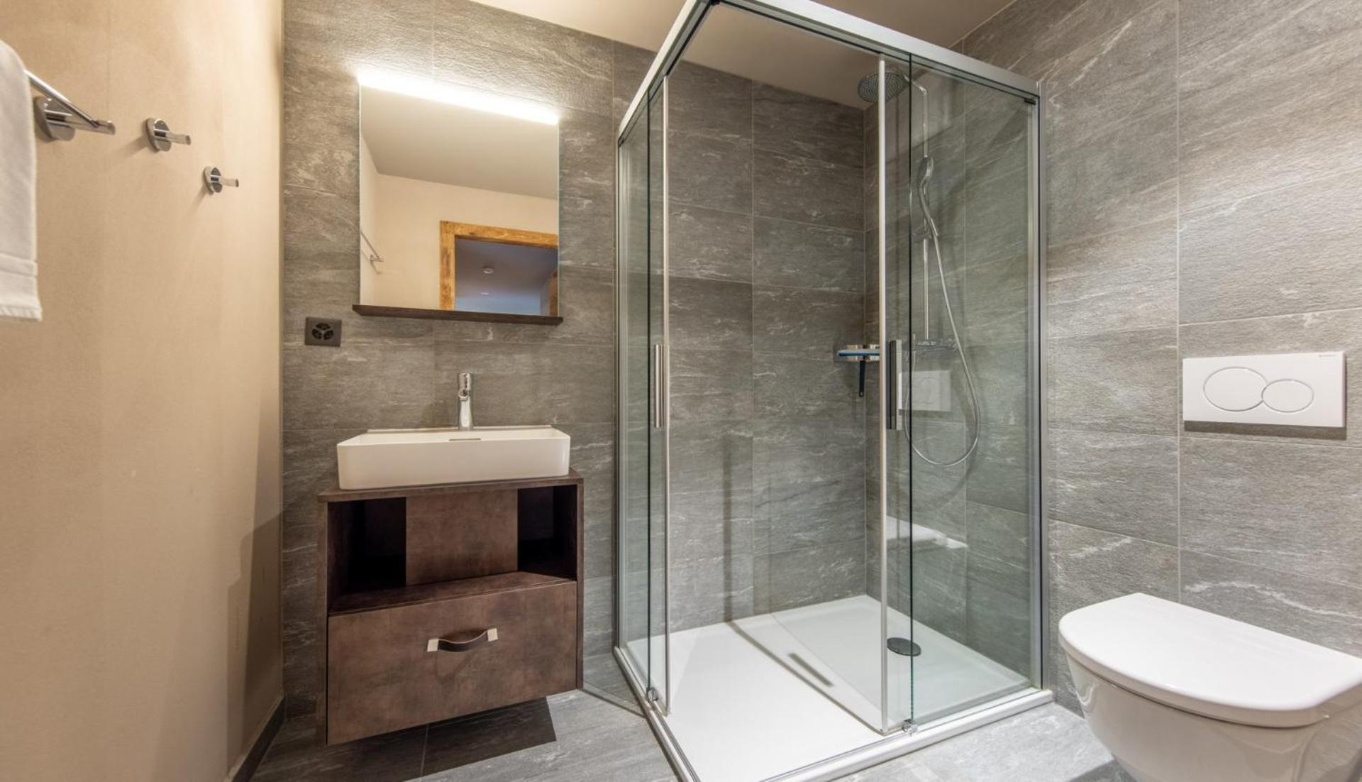 Superior Two-Bedroom Apartment (6 People)