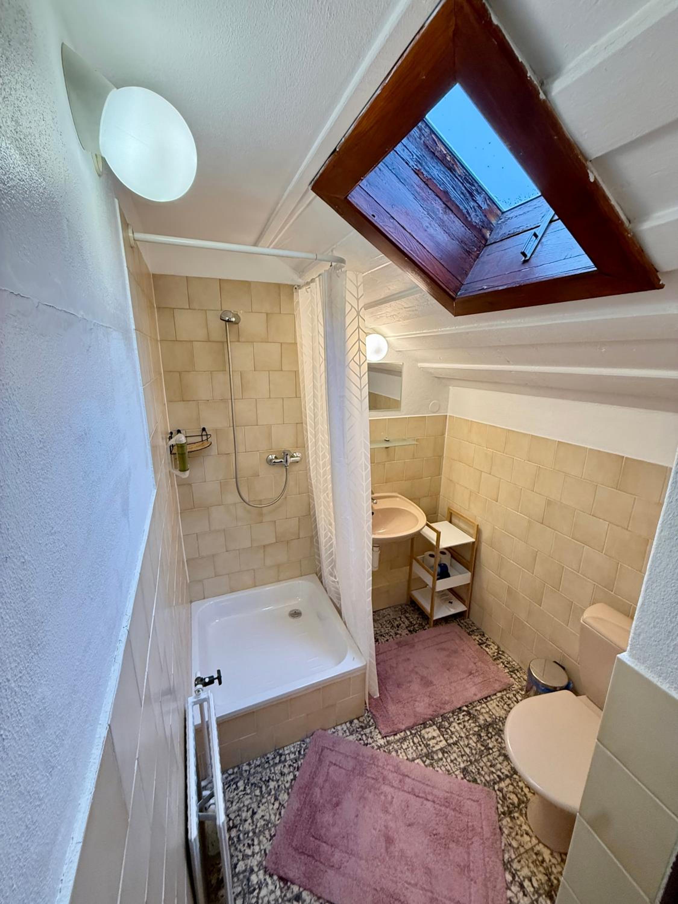 Triple Room with Bathroom photo 2
