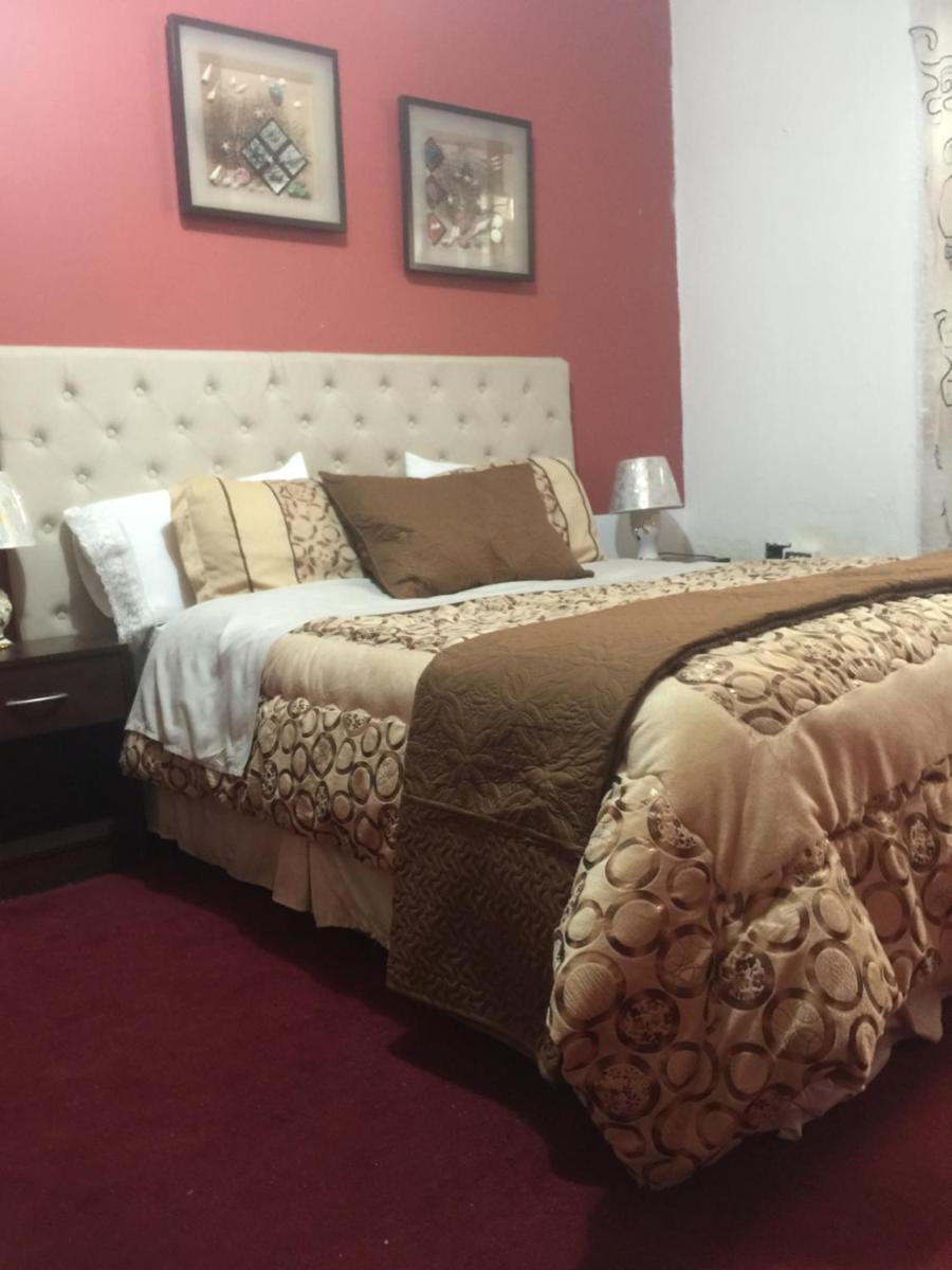 Standard Queen Room photo 2