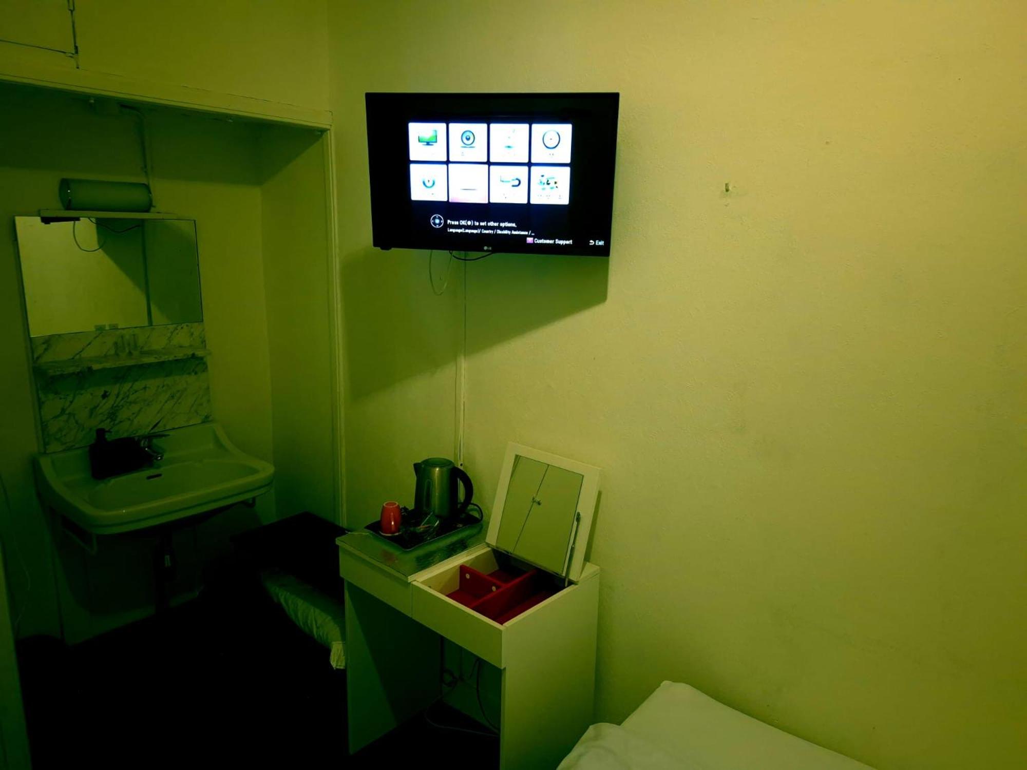 Budget Single Room photo 3
