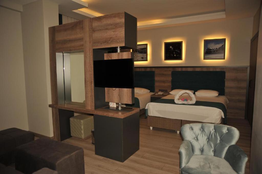 Family Room photo 2