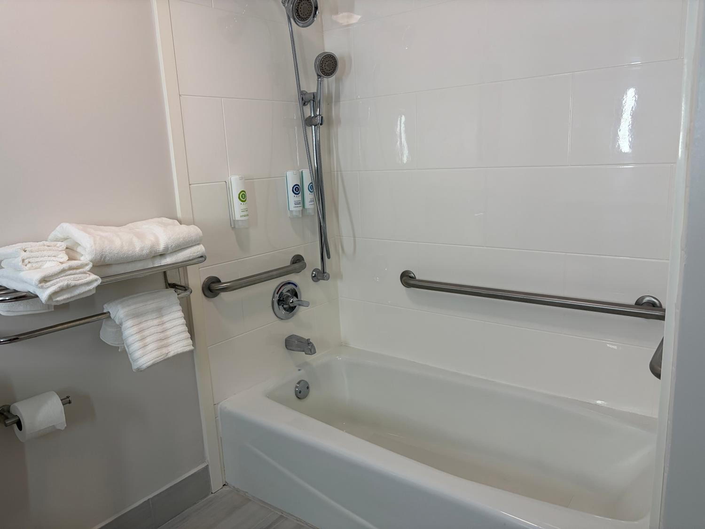 Accessible One King Bed One Single Bed Nonsmoking - Photo 2