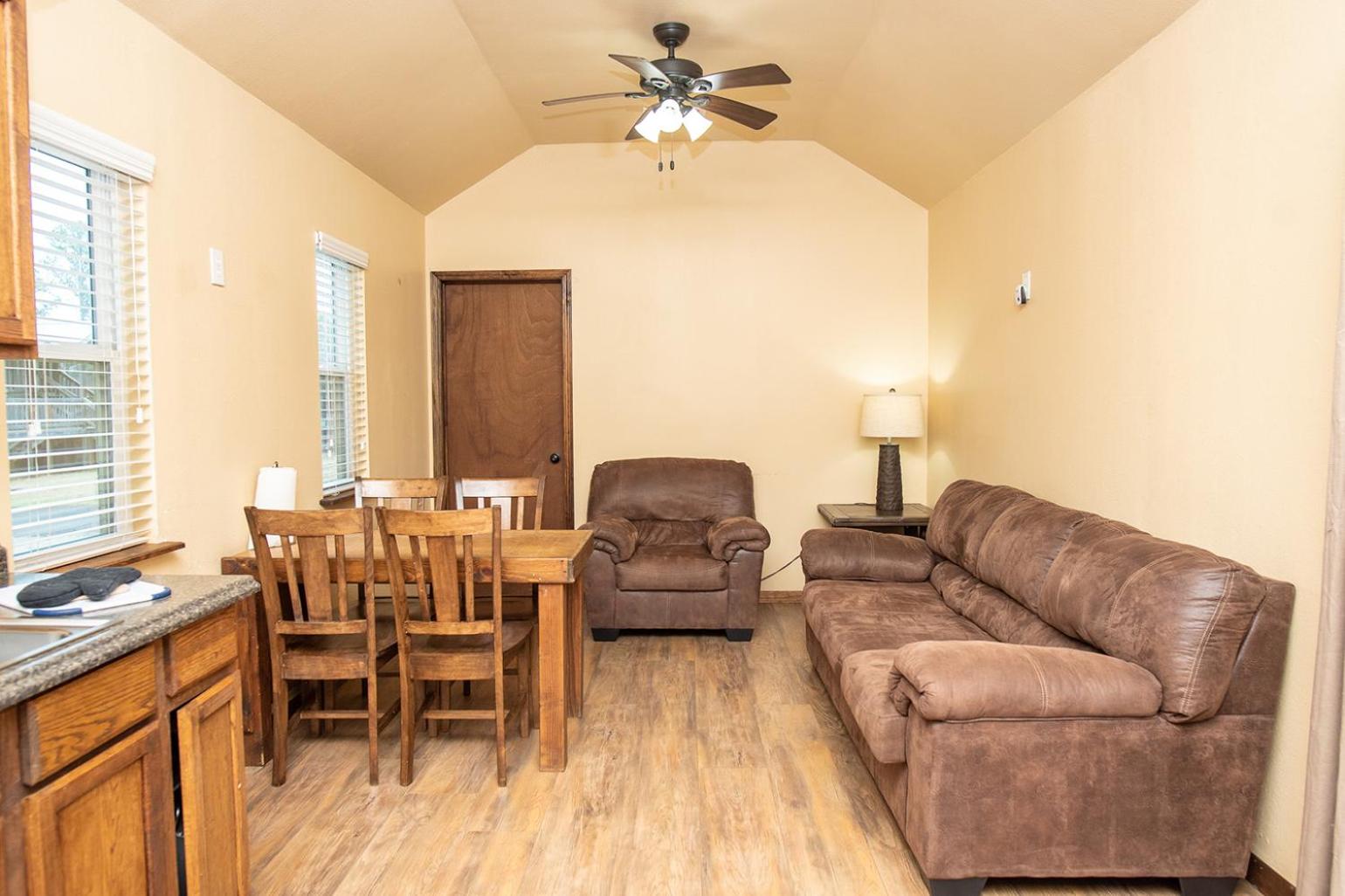 Two-Bedroom Cottage photo 2