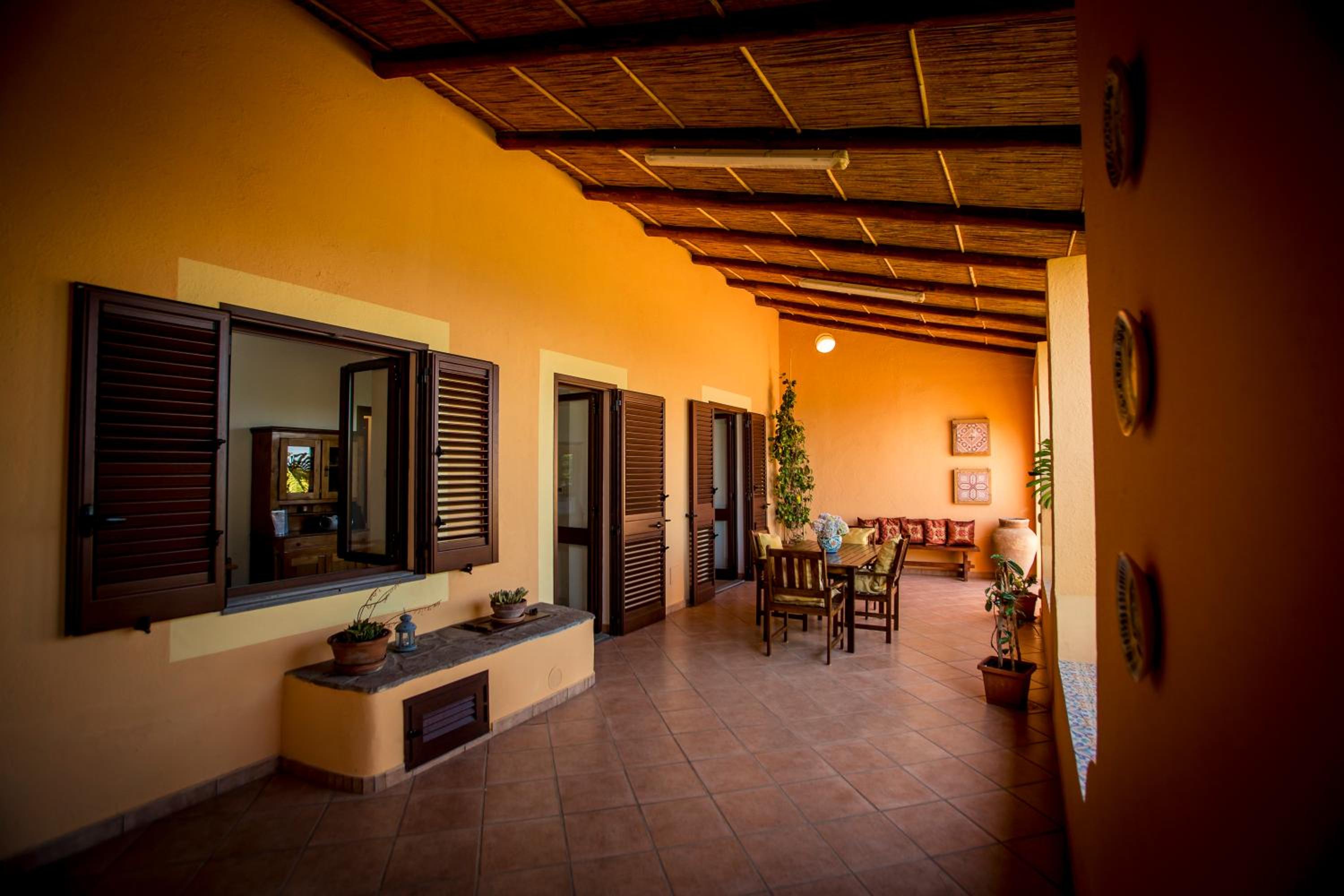 Three-Bedroom Villa - Photo 5