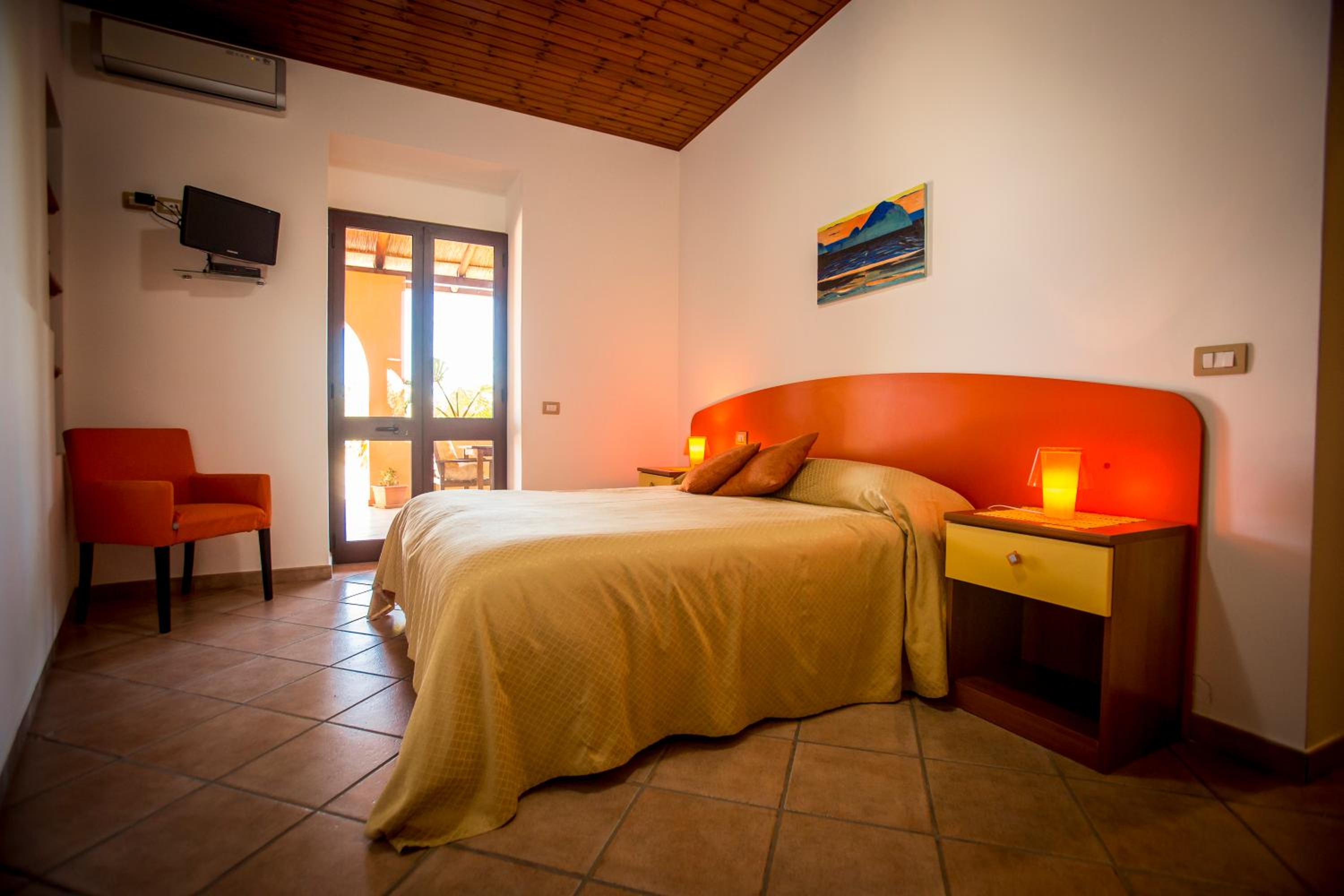Three-Bedroom Villa - Photo 11