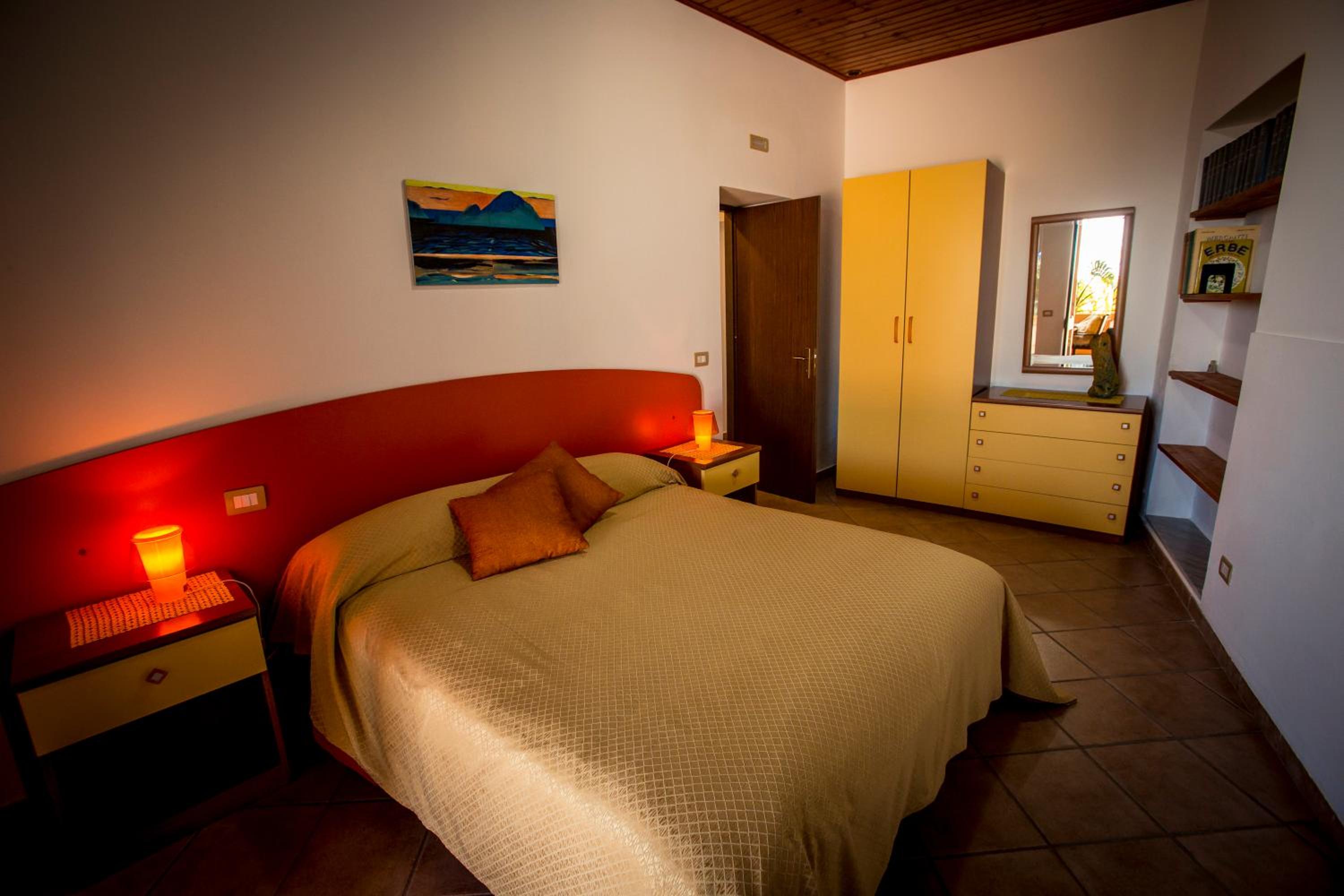Three-Bedroom Villa - Photo 4