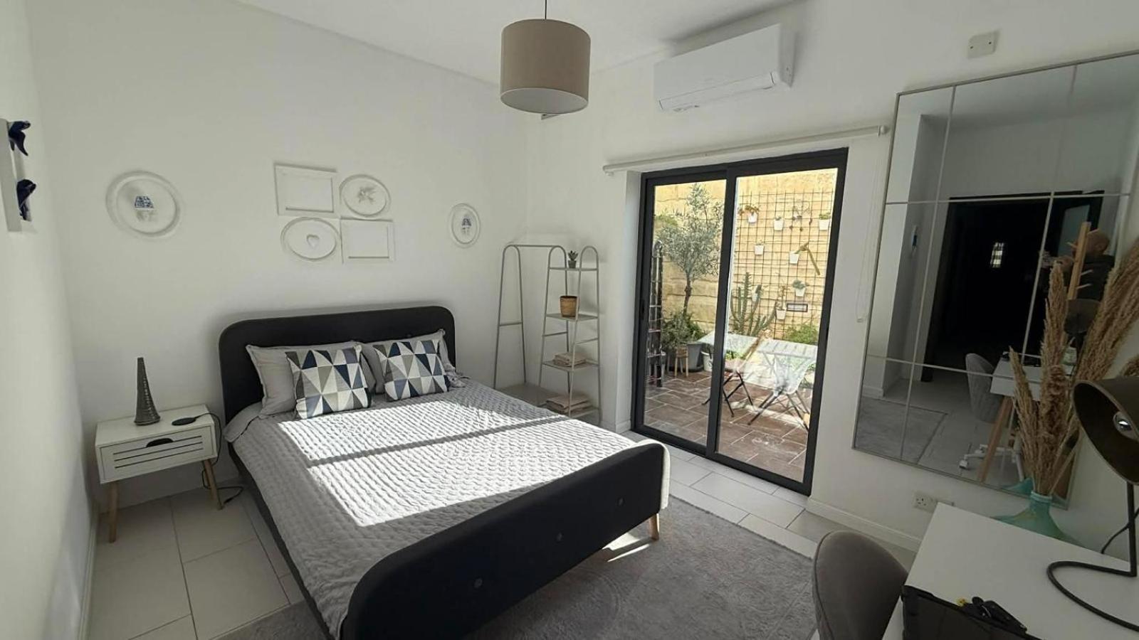 Single Room with Terrace photo 1