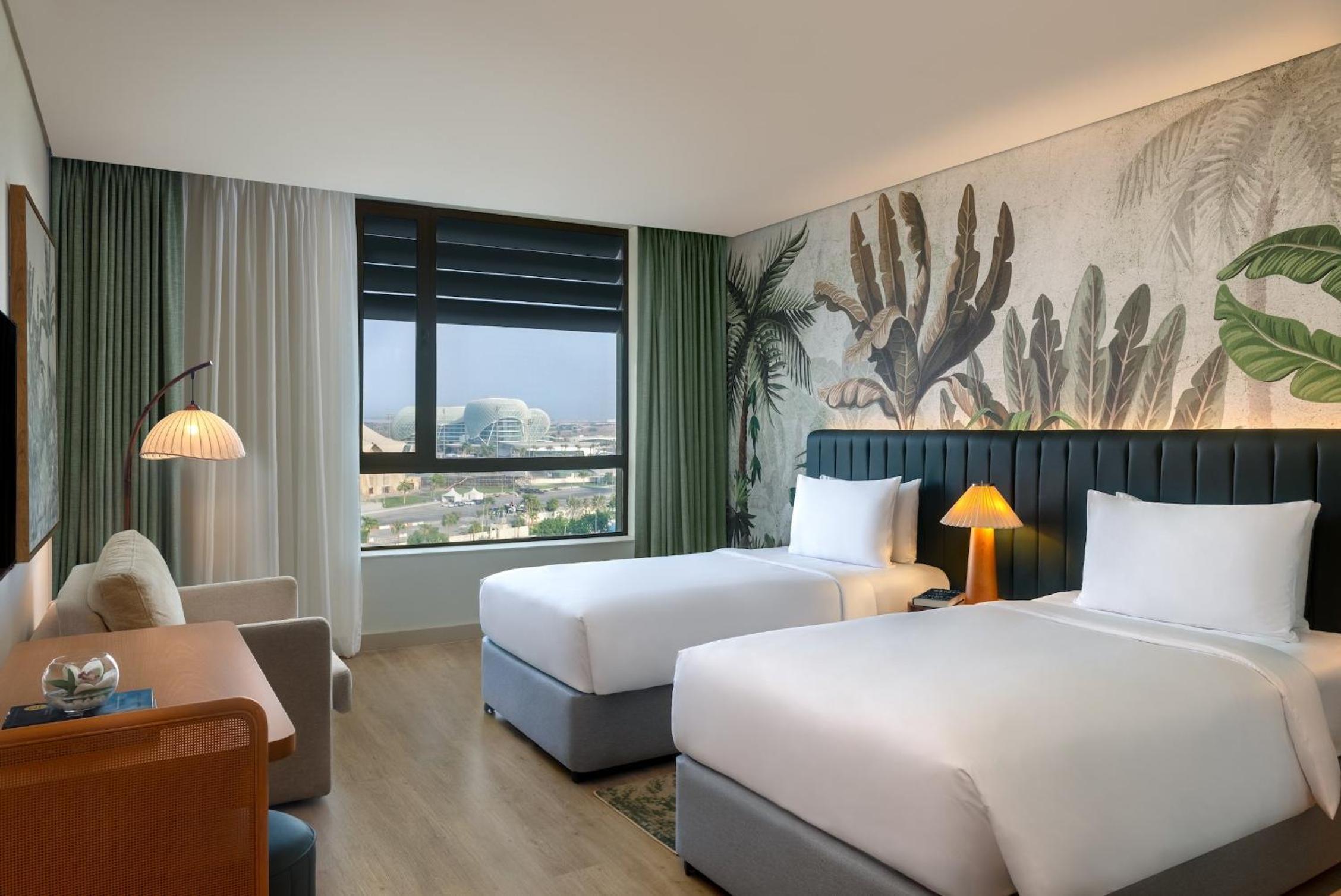 Deluxe Twin Room with Plaza View - Theme Park Access