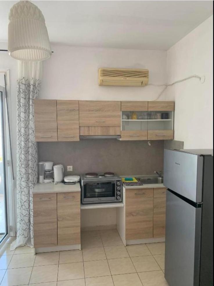 One-Bedroom Apartment with Balcony and Sea View photo 3
