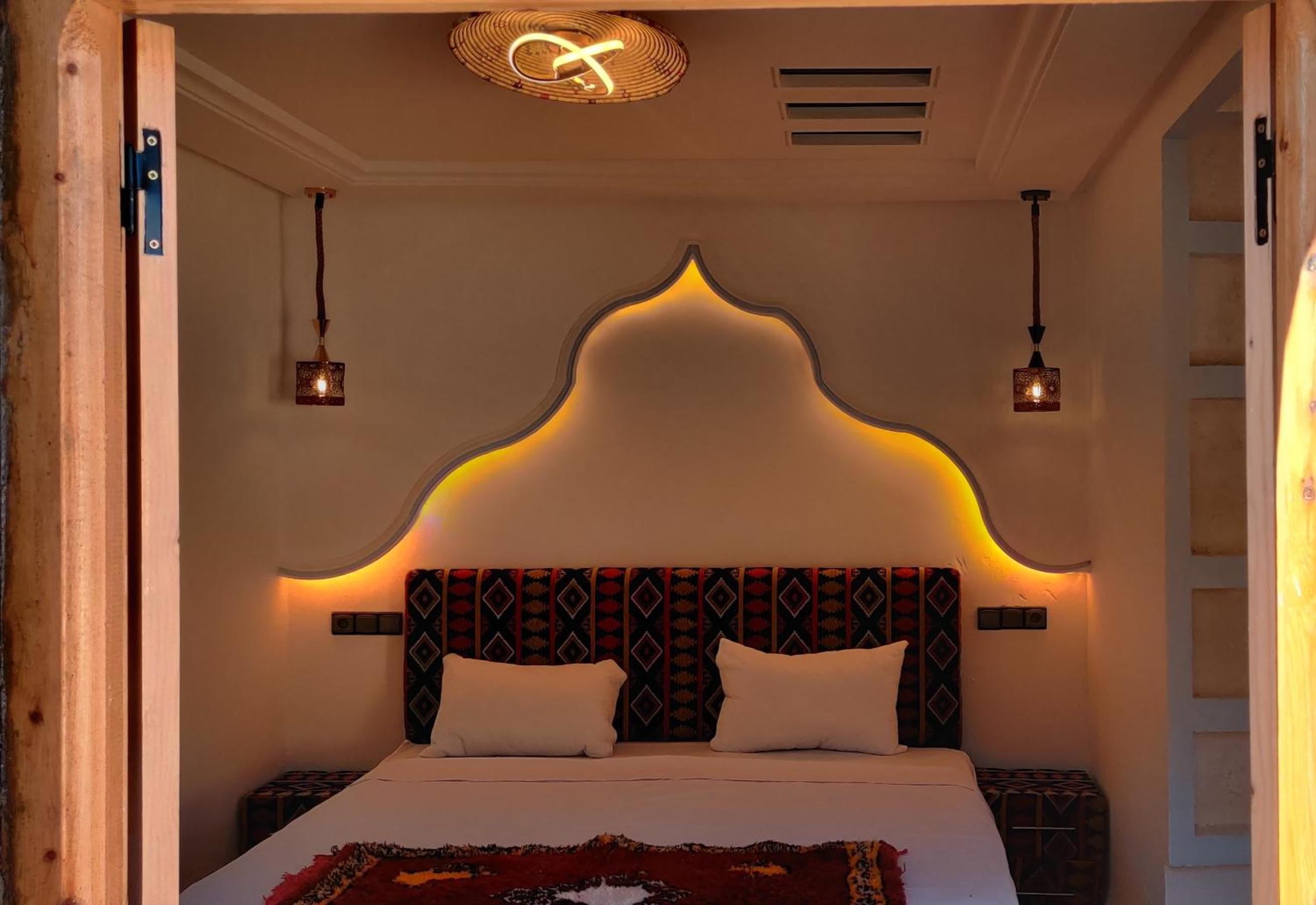 Double or Twin Room with Mountain View