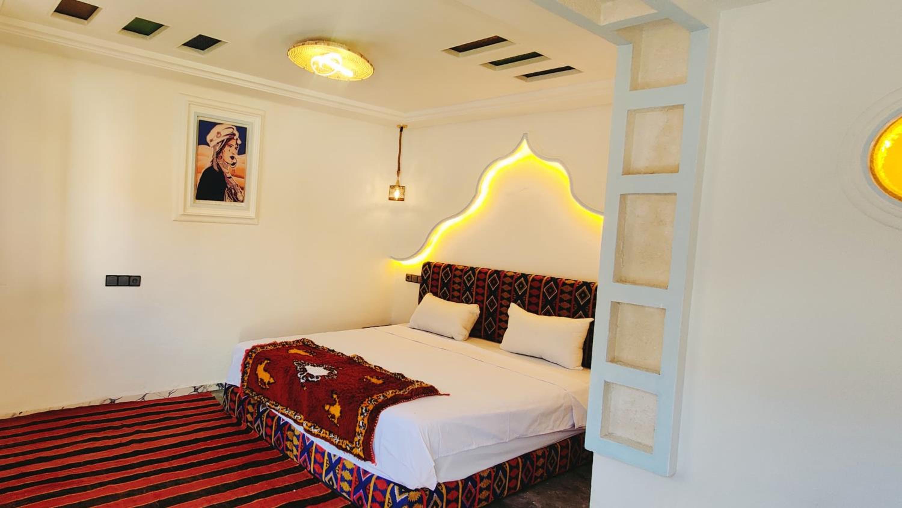 Double or Twin Room with Mountain View photo 3