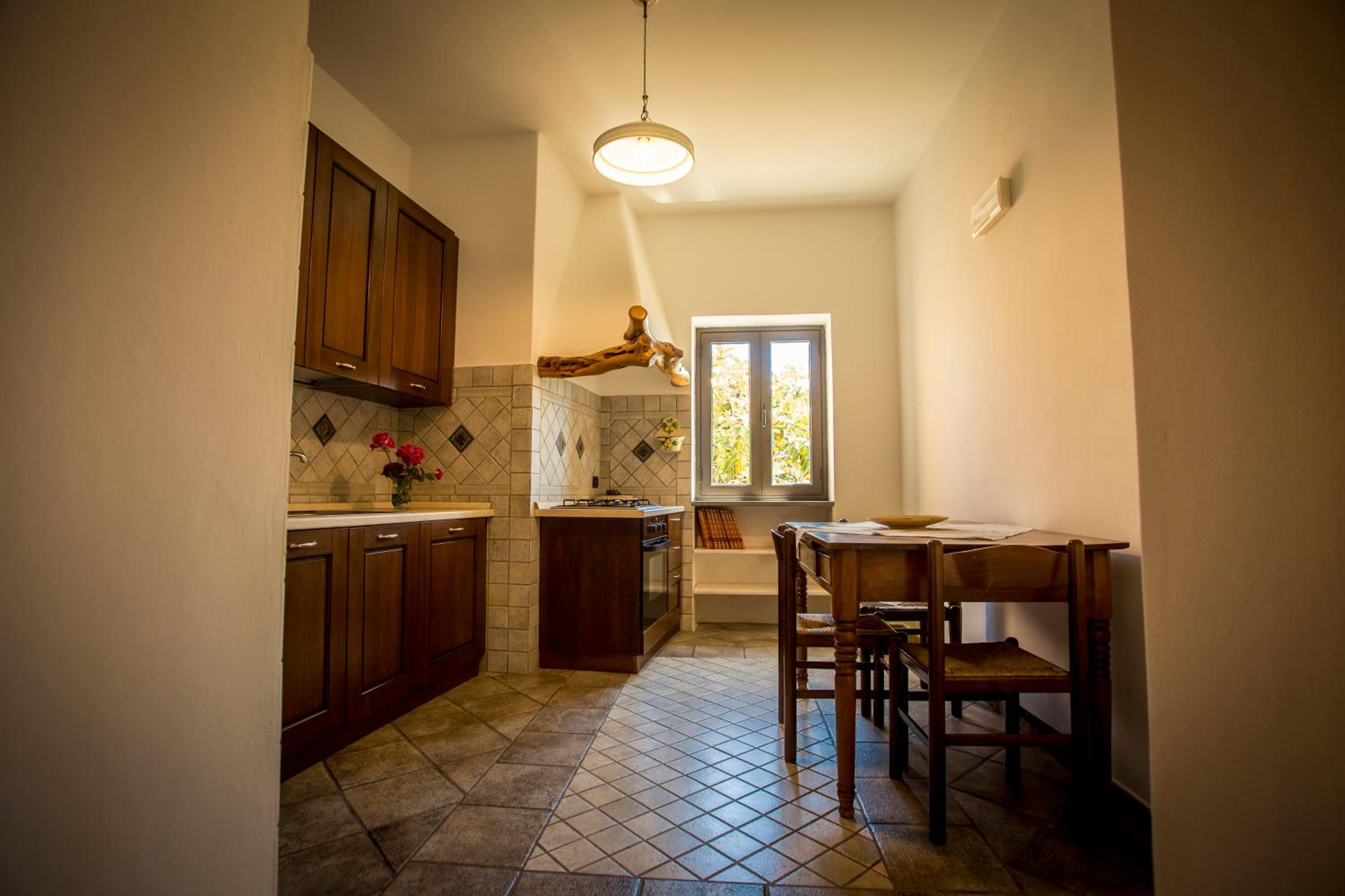 One-Bedroom Apartment - Photo 6