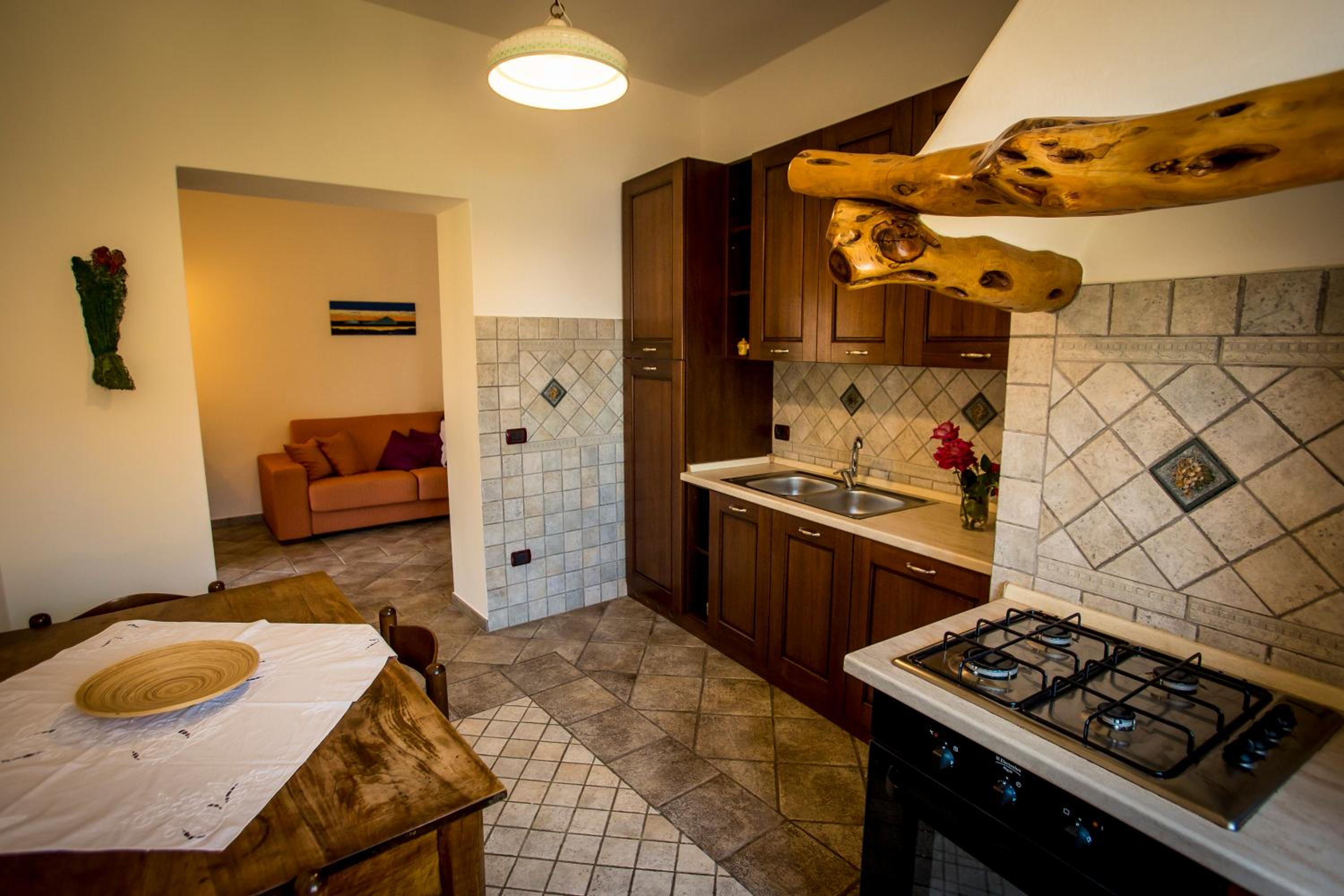 One-Bedroom Apartment - Photo 5