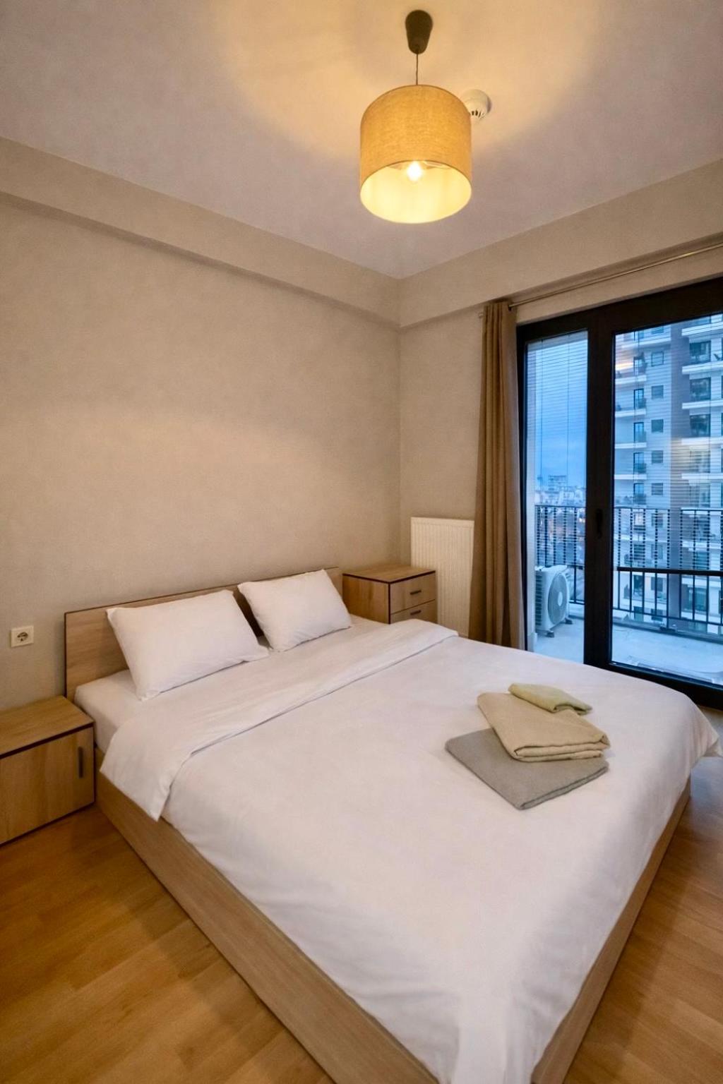 One-Bedroom Apartment with Balcony