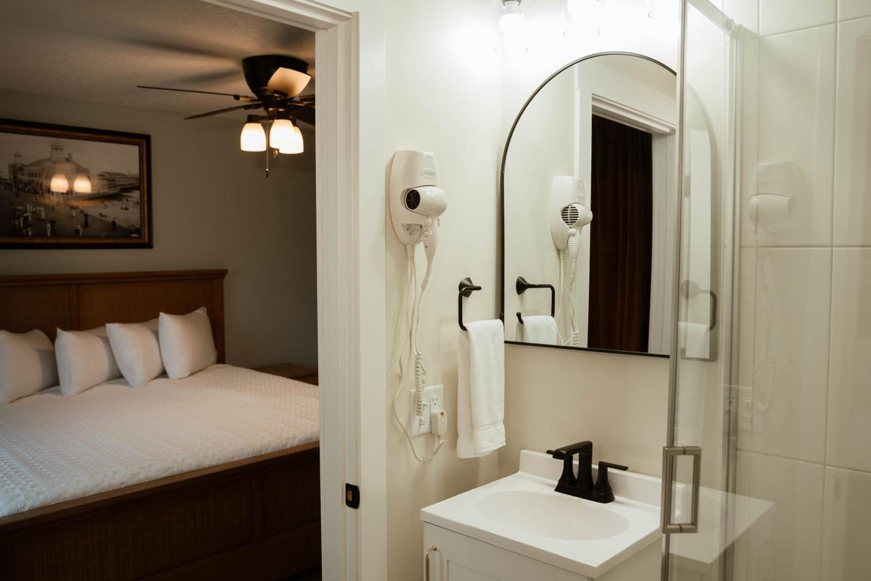 Three-Bedroom Suite photo 2