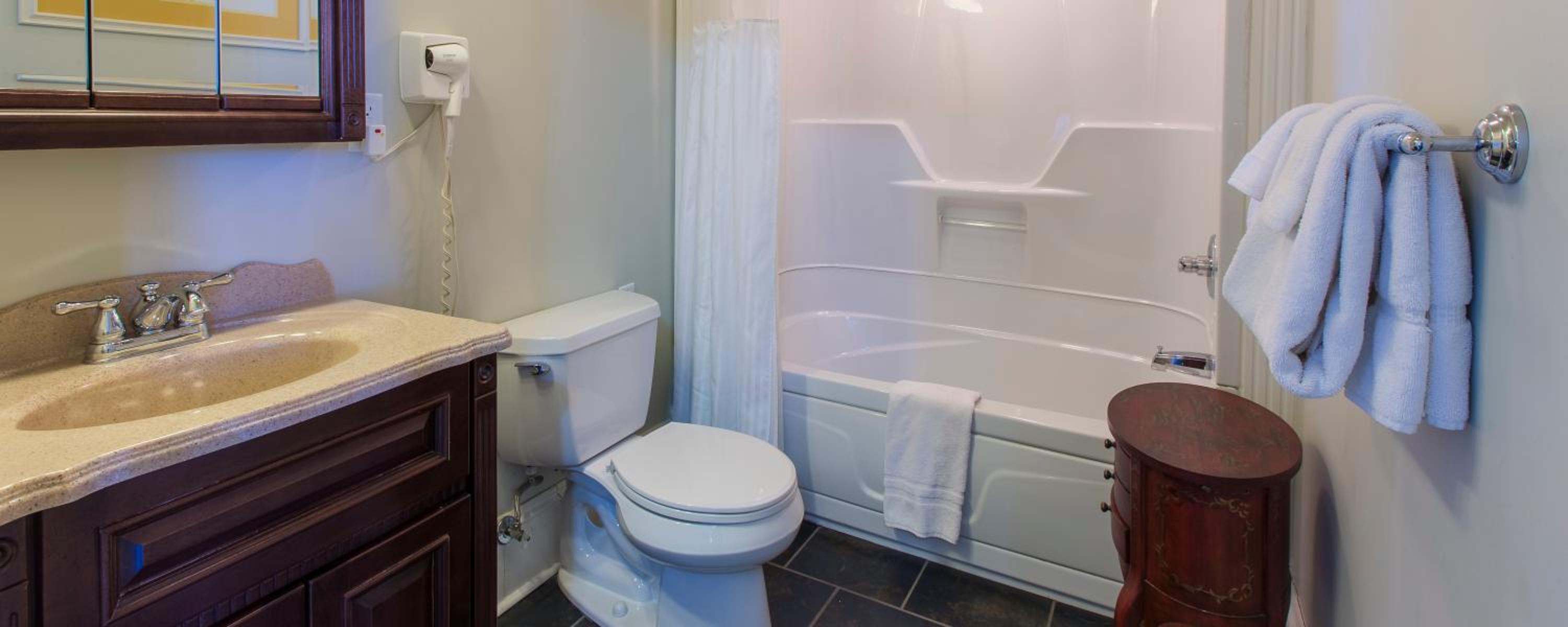 Superior King Suite photo 3