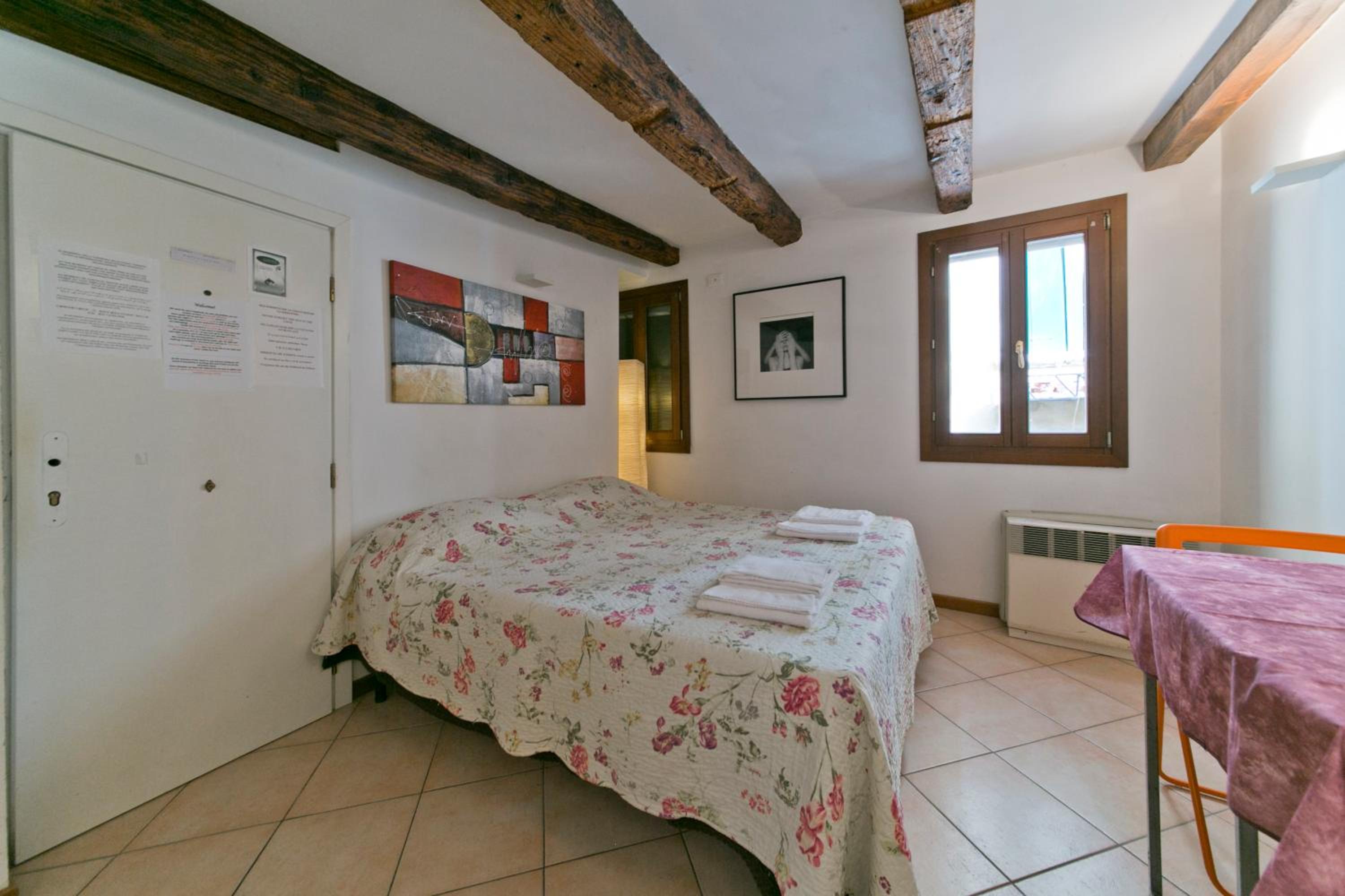 Studio Apartment photo 3