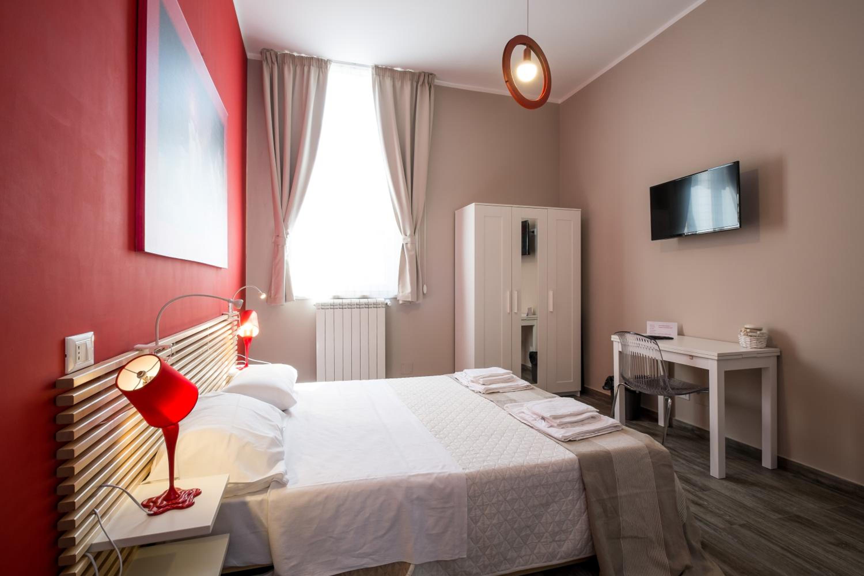 Standard King Room - Photo 7