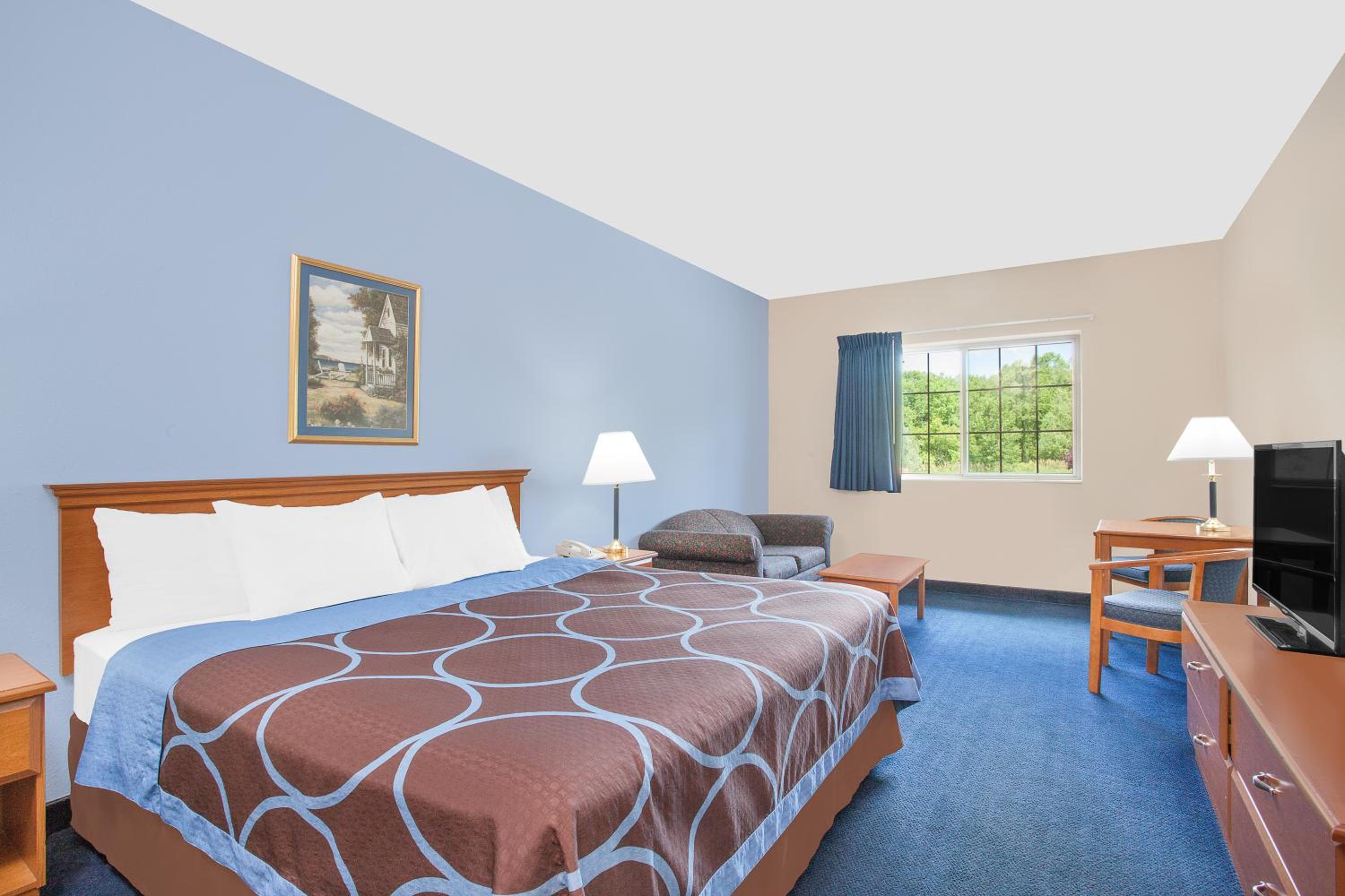 King Room - Non-Smoking - Photo 5