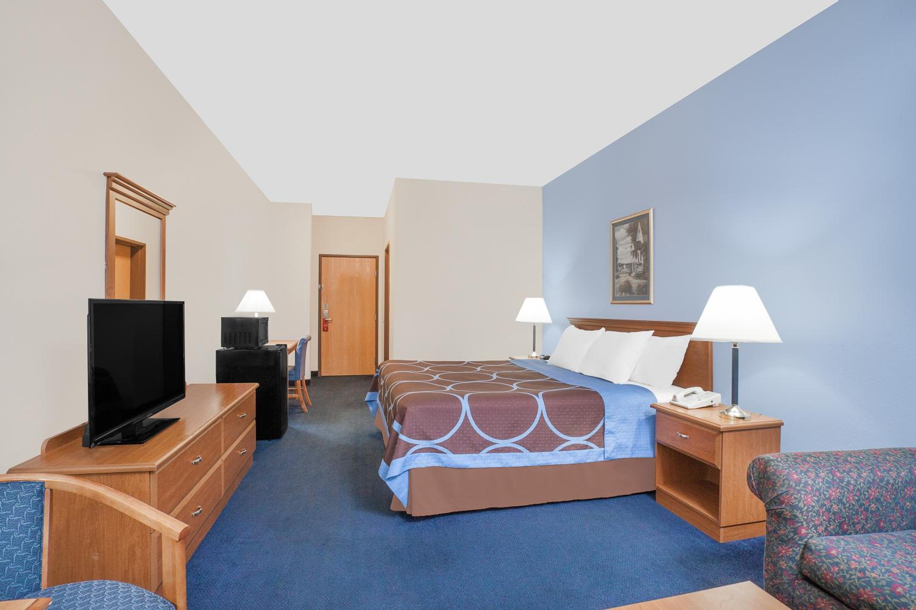 King Room - Non-Smoking - Photo 2
