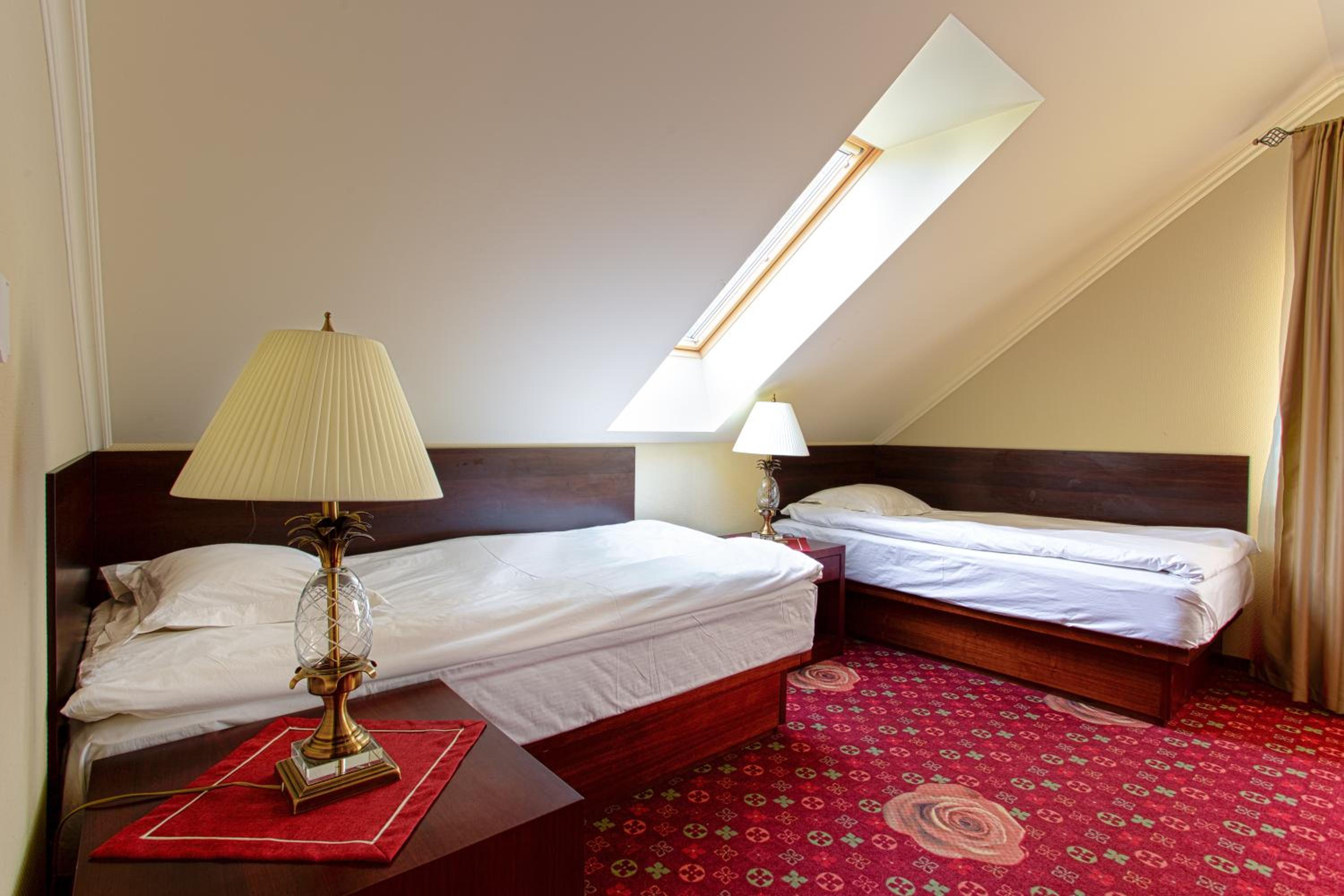 Deluxe Twin Room photo 3
