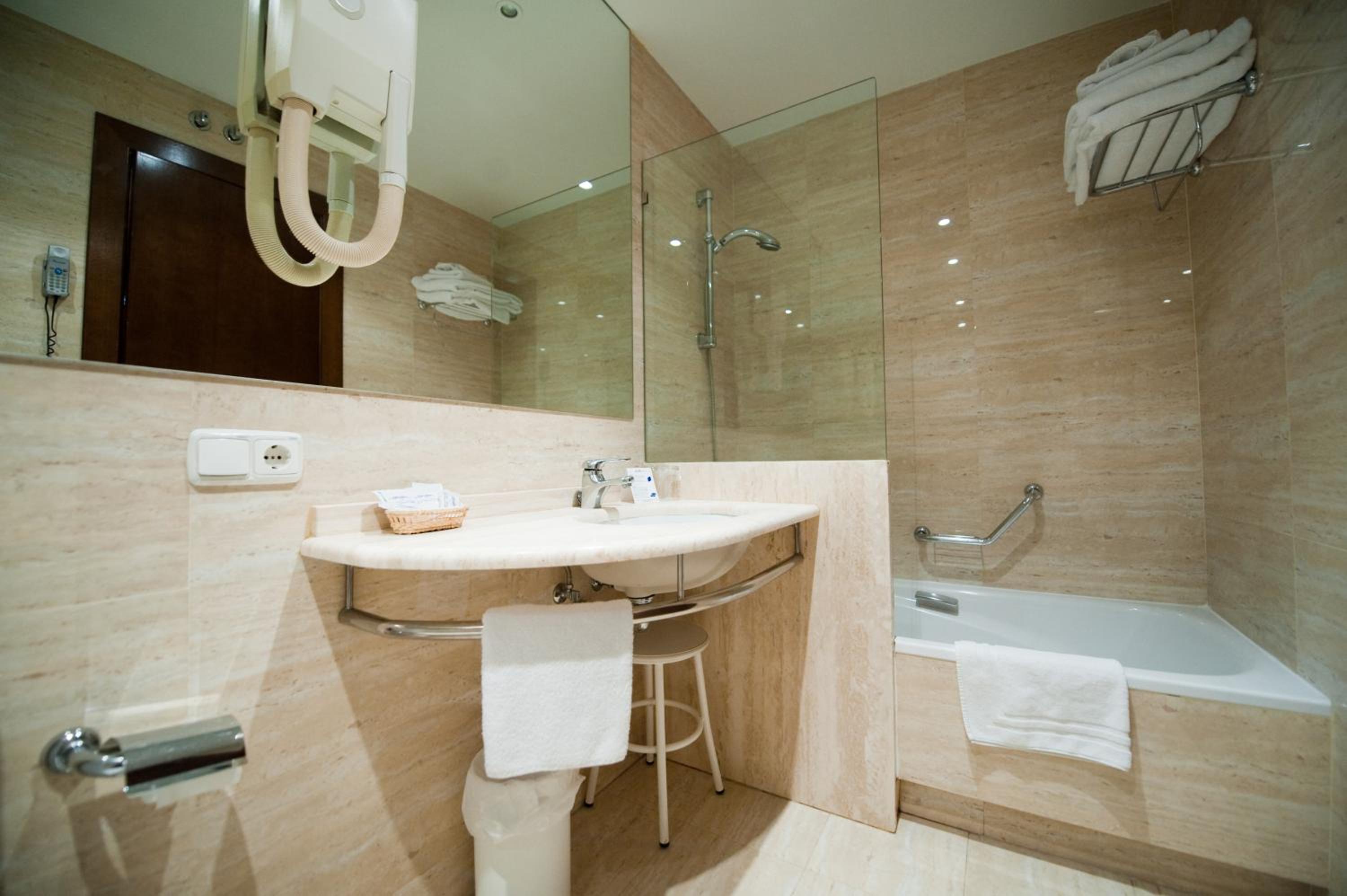 Habitación Doble o con Dos Camas con Cama Adicional