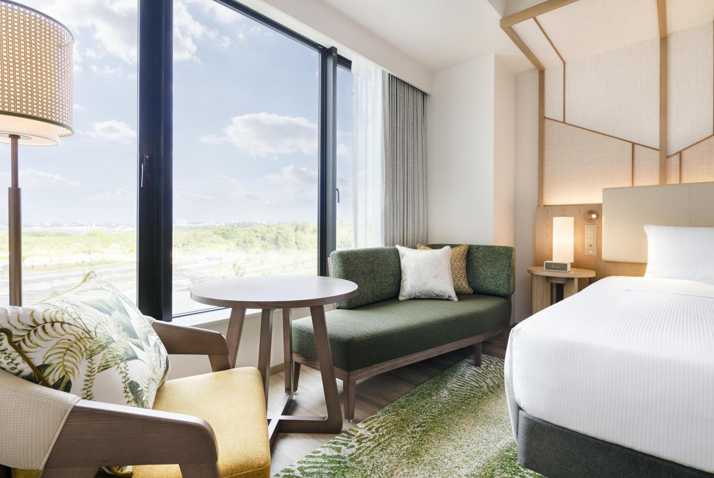 Deluxe King Room with Ocean View