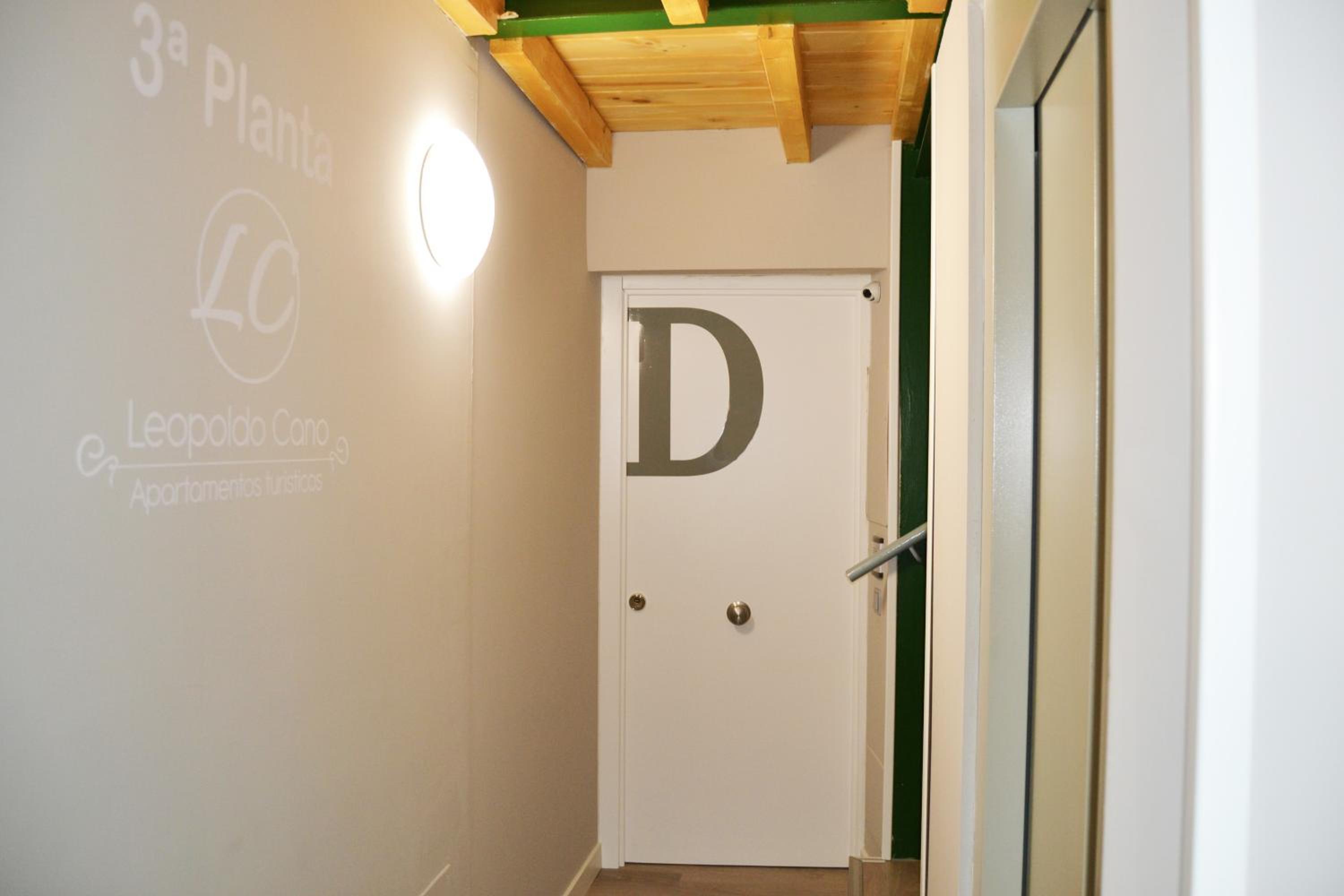 Studio Apartment photo 2
