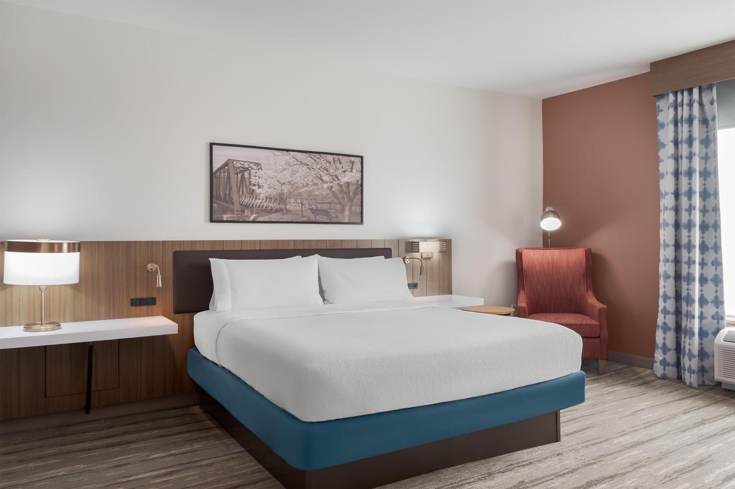 Deluxe King Room - Photo 1