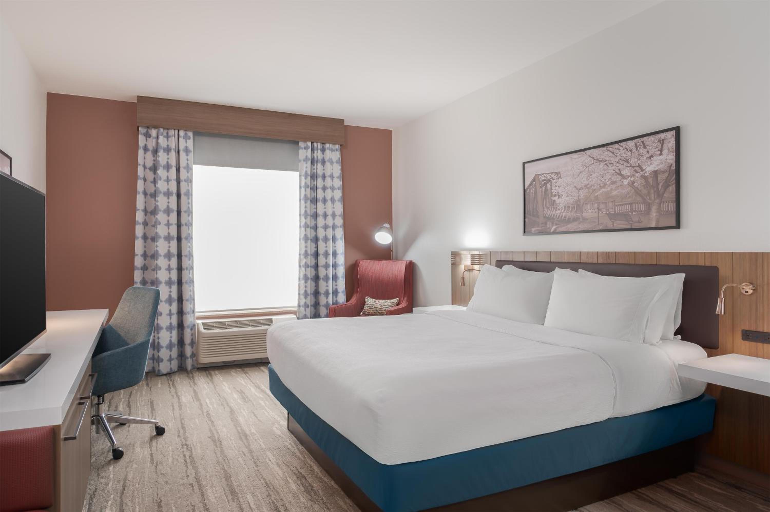 Deluxe King Room - Photo 2