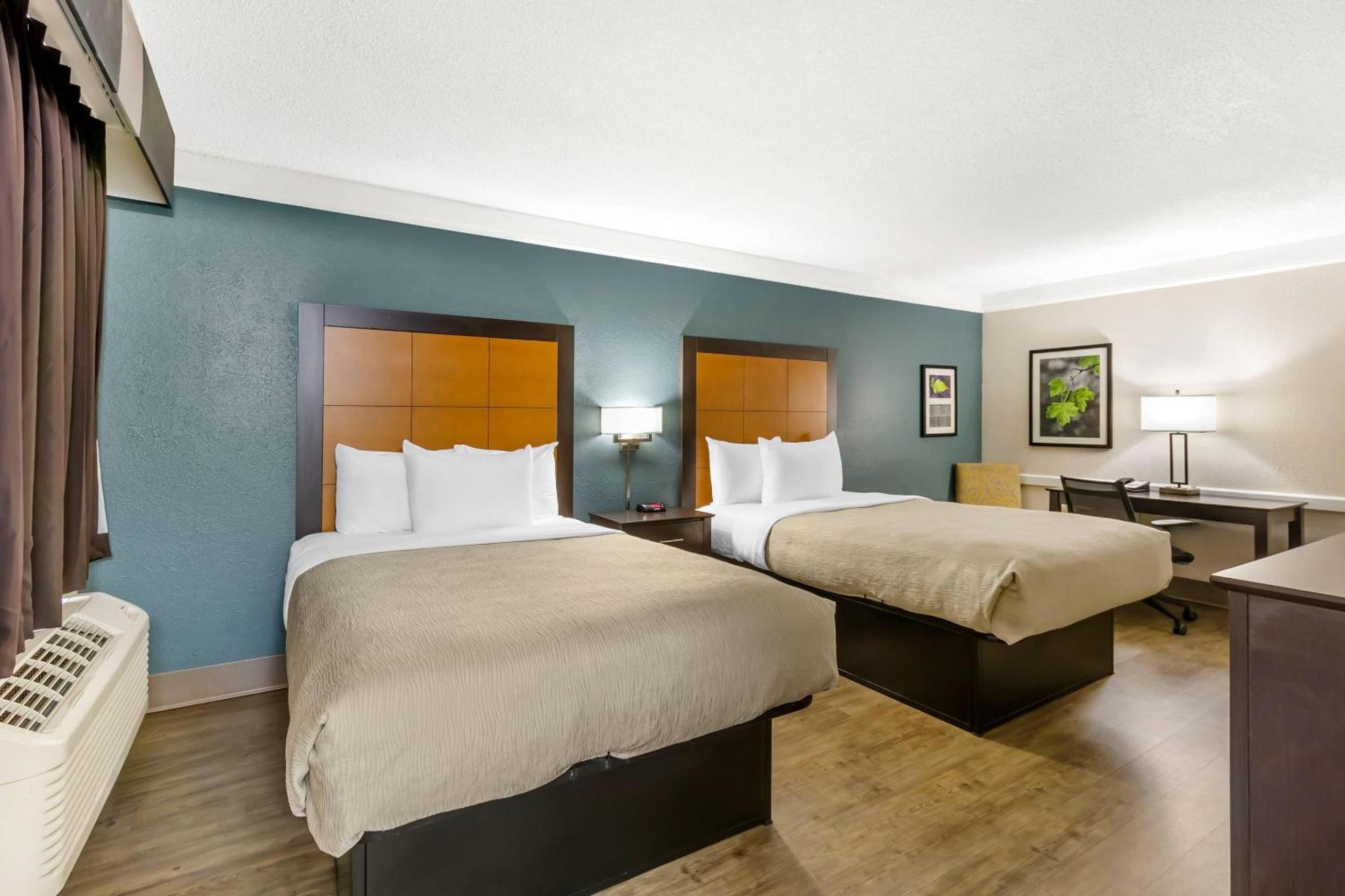 Double Room with Two Double Beds - Non-Smoking - Photo 1