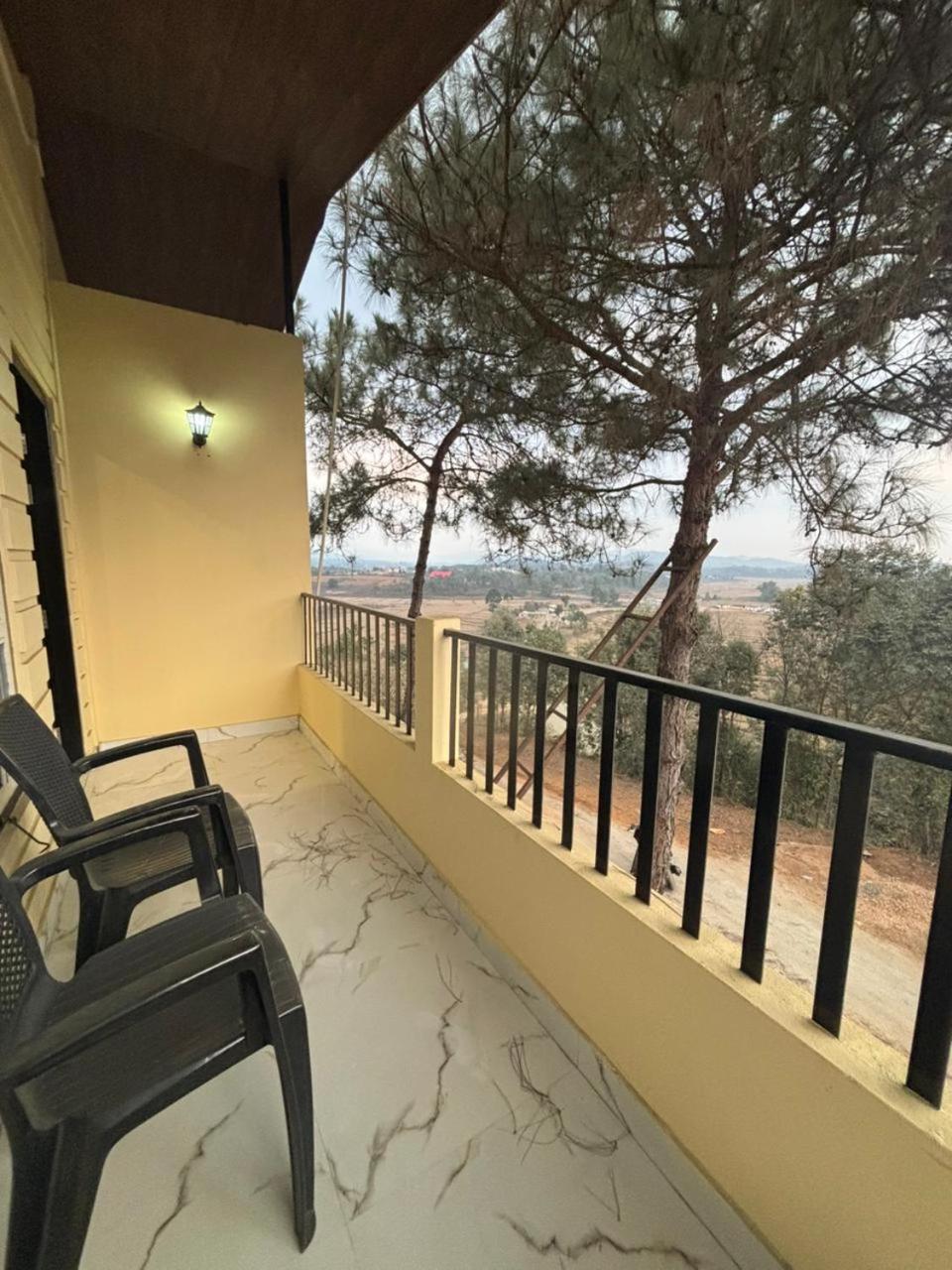 Queen Room with Balcony photo 1
