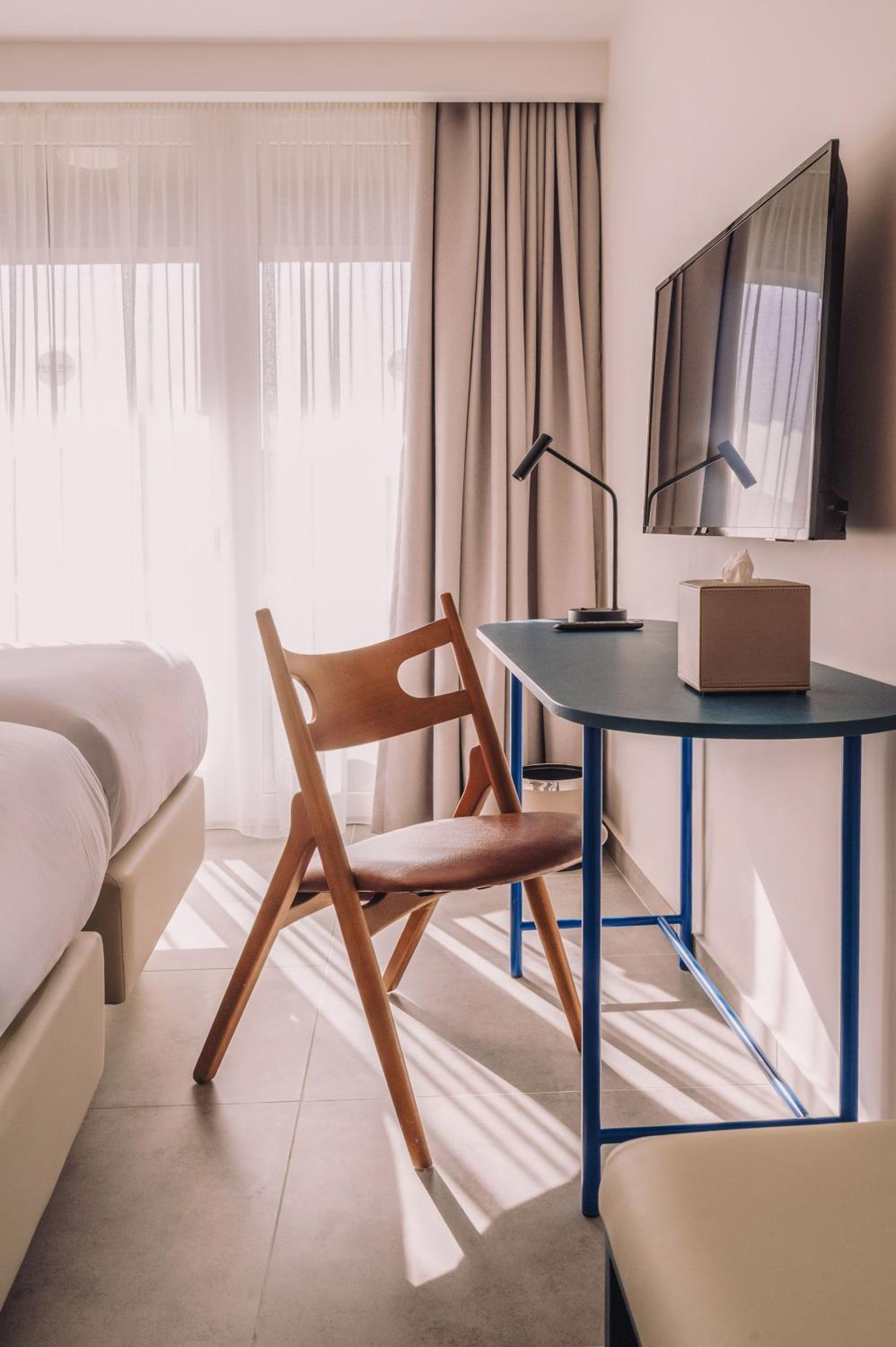 Standard Room with Balcony photo 3