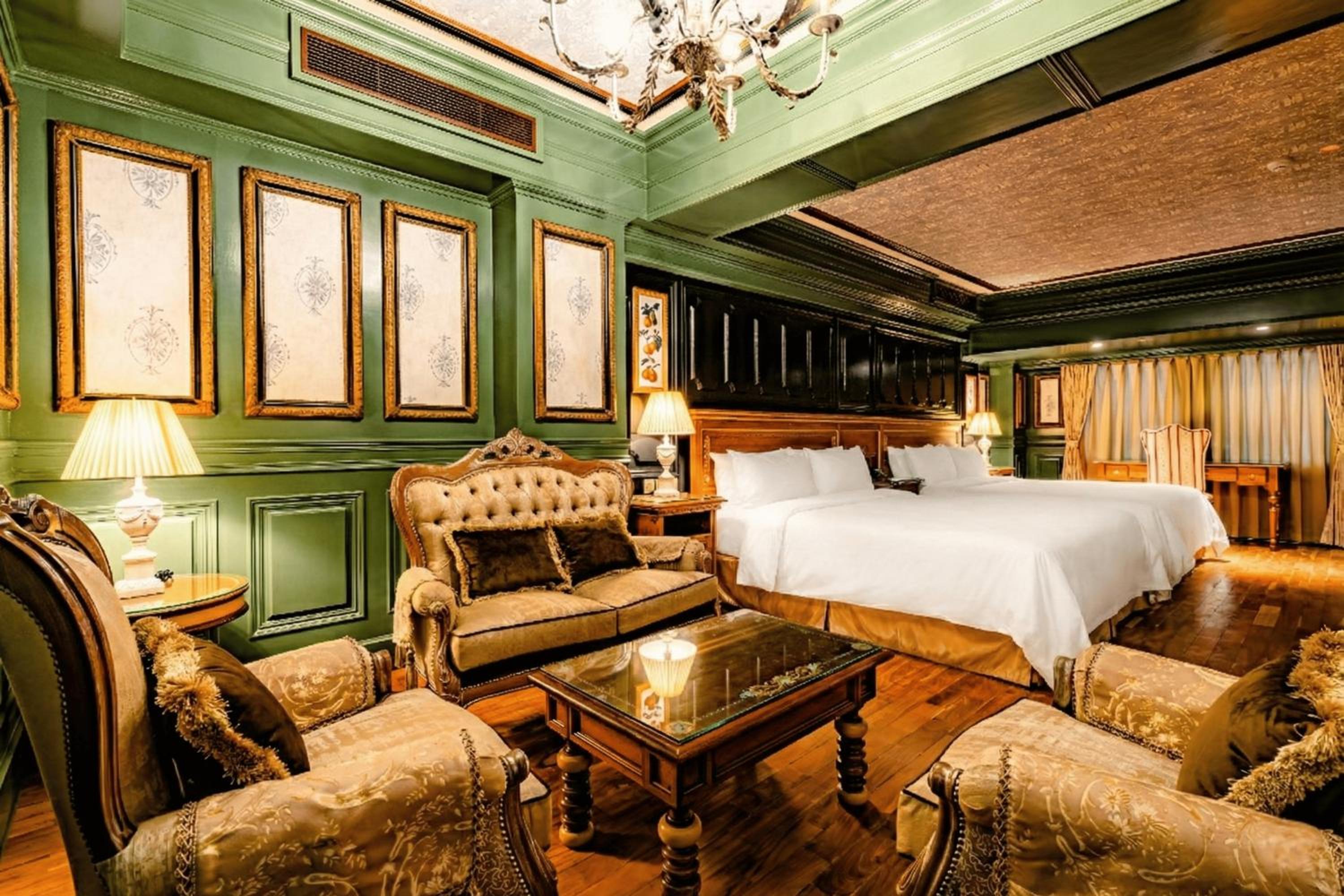Deluxe Family Suite