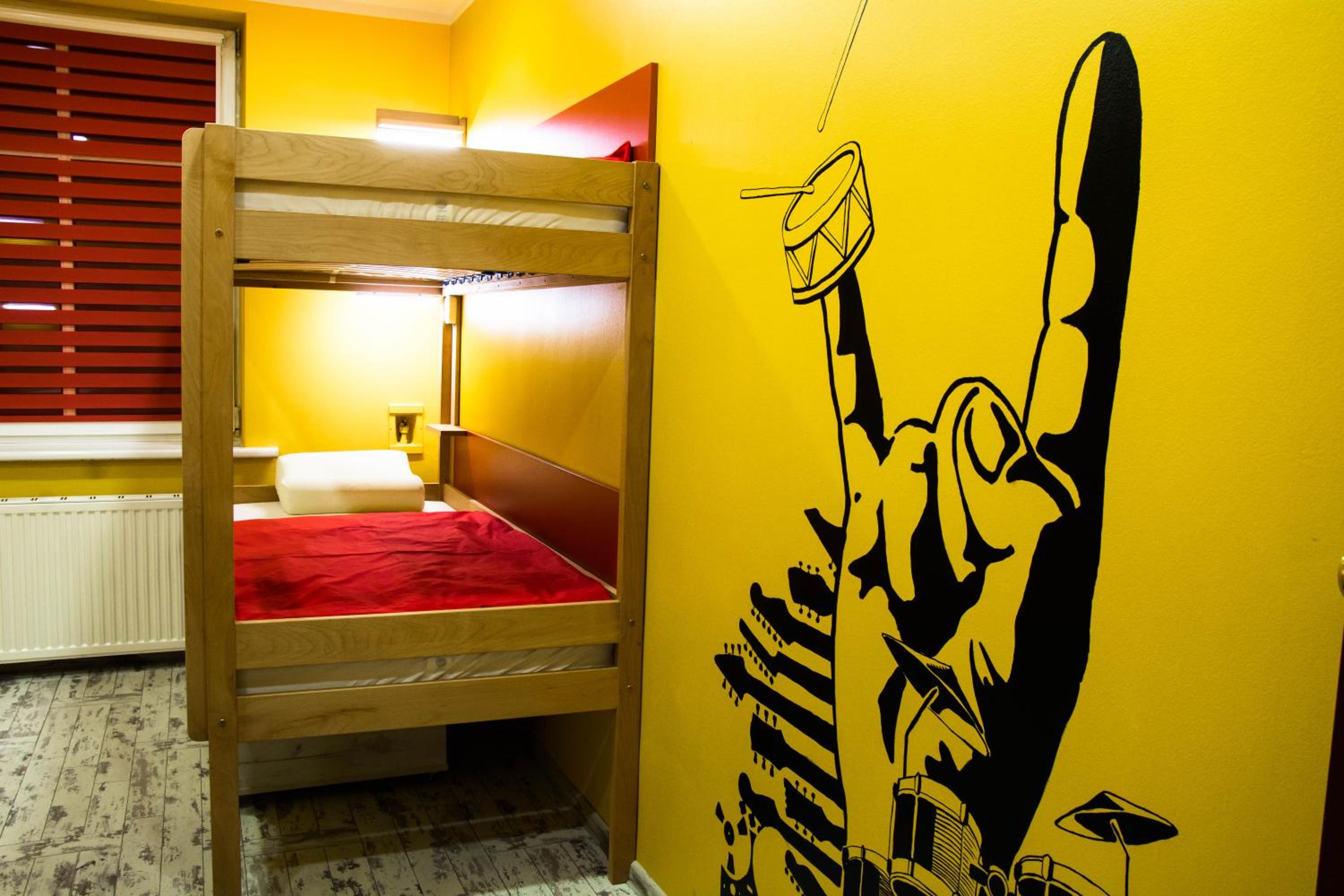 Single Bed in 4-Bed Mixed Dormitory Room photo 1