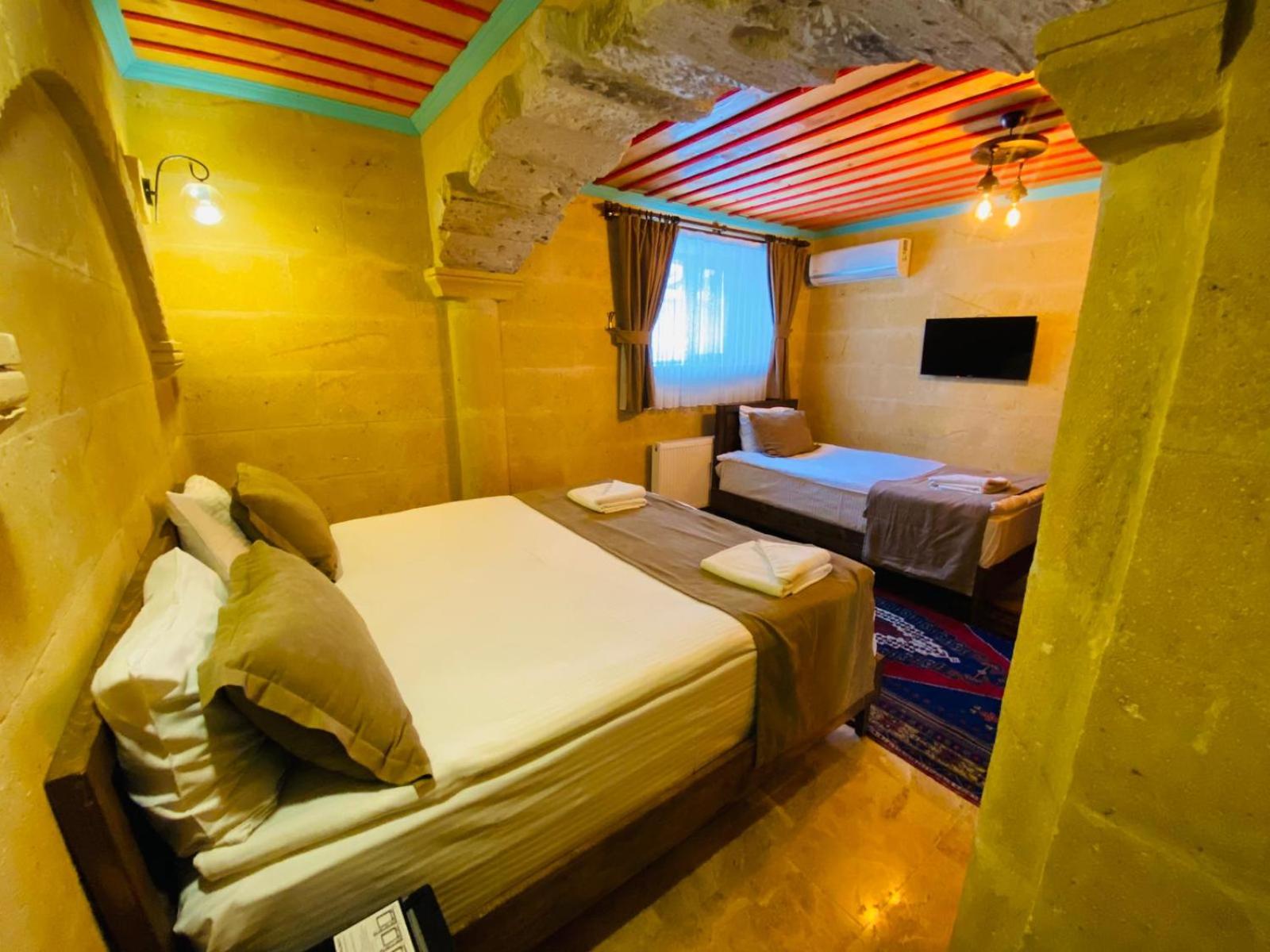Economy Triple Room photo 1