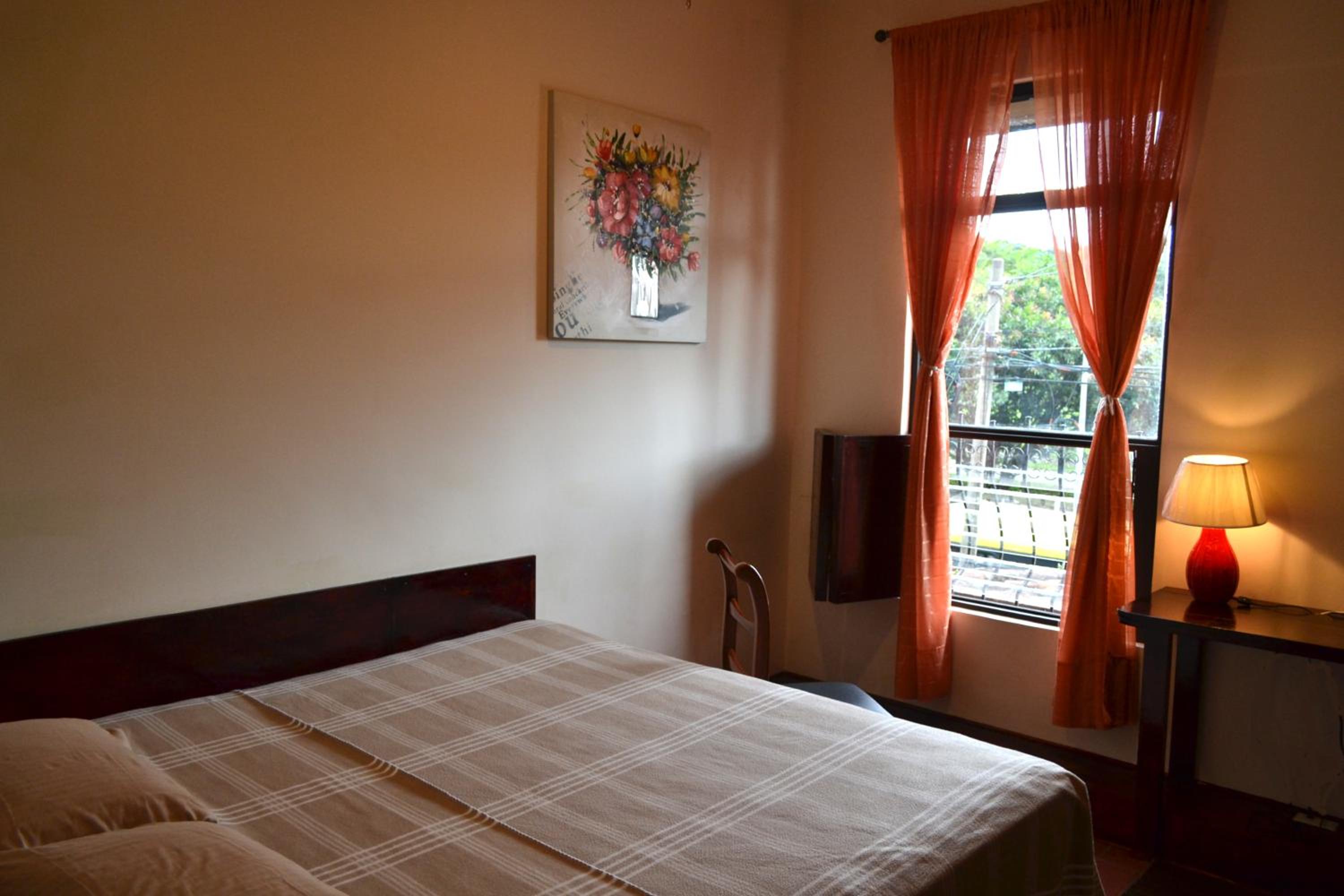 Queen Room photo 1